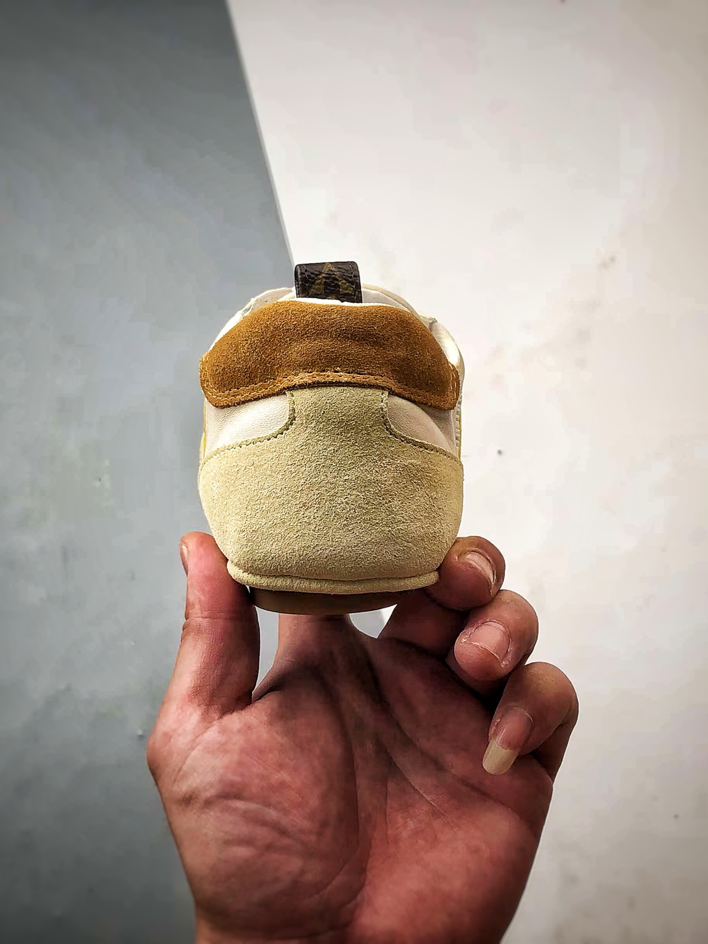 驴牌 Sneakerina 德训鞋系列 米黄色 圆头系带芭蕾风平底运动休闲鞋