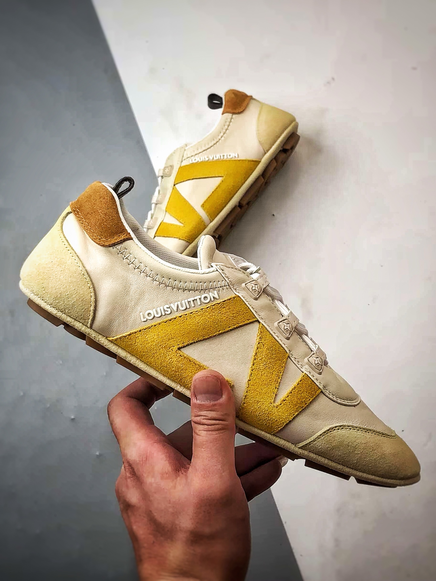 驴牌 Sneakerina 德训鞋系列 米黄色 圆头系带芭蕾风平底运动休闲鞋