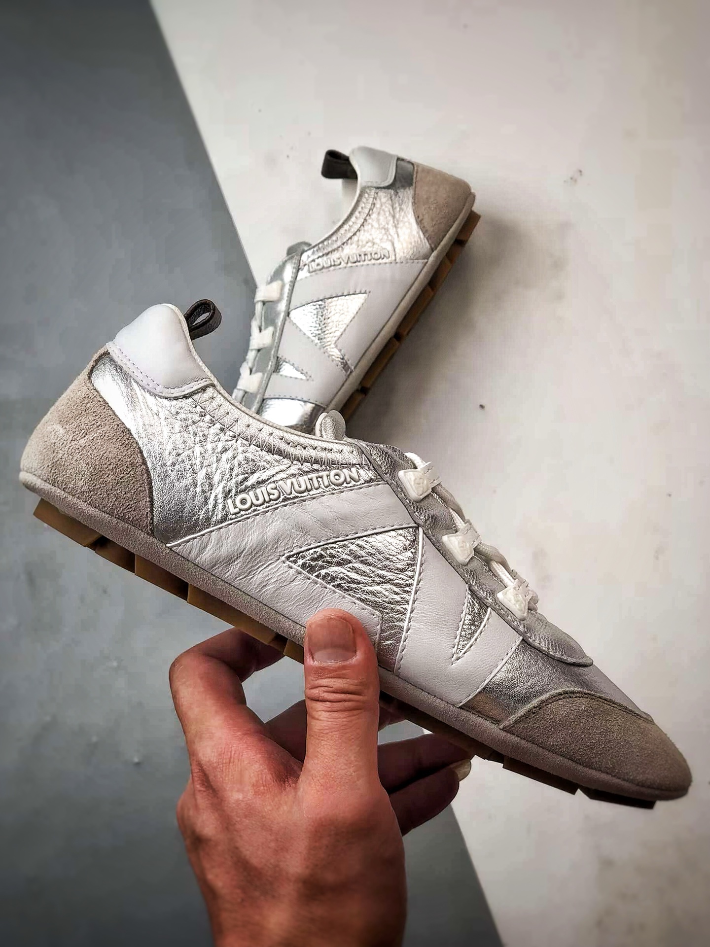 驴牌 Sneakerina 德训鞋系列 银色 圆头系带芭蕾风平底运动休闲鞋