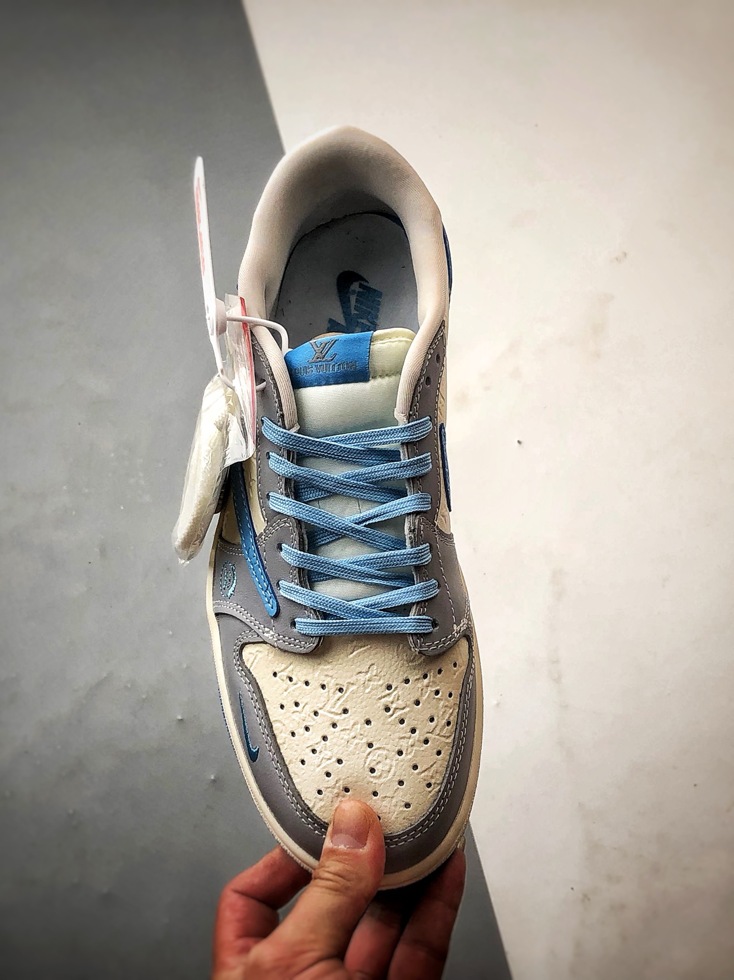 Air Jordan 1 Low OG ”高端定制” LV压花白灰蓝倒钩 XS2024-059