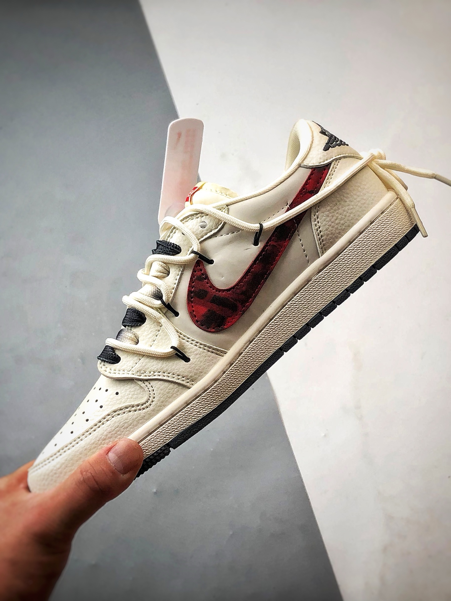 Air Jordan 1 Low OG ”高端定制” Sup白黑红倒钩解构 DM6868-109
