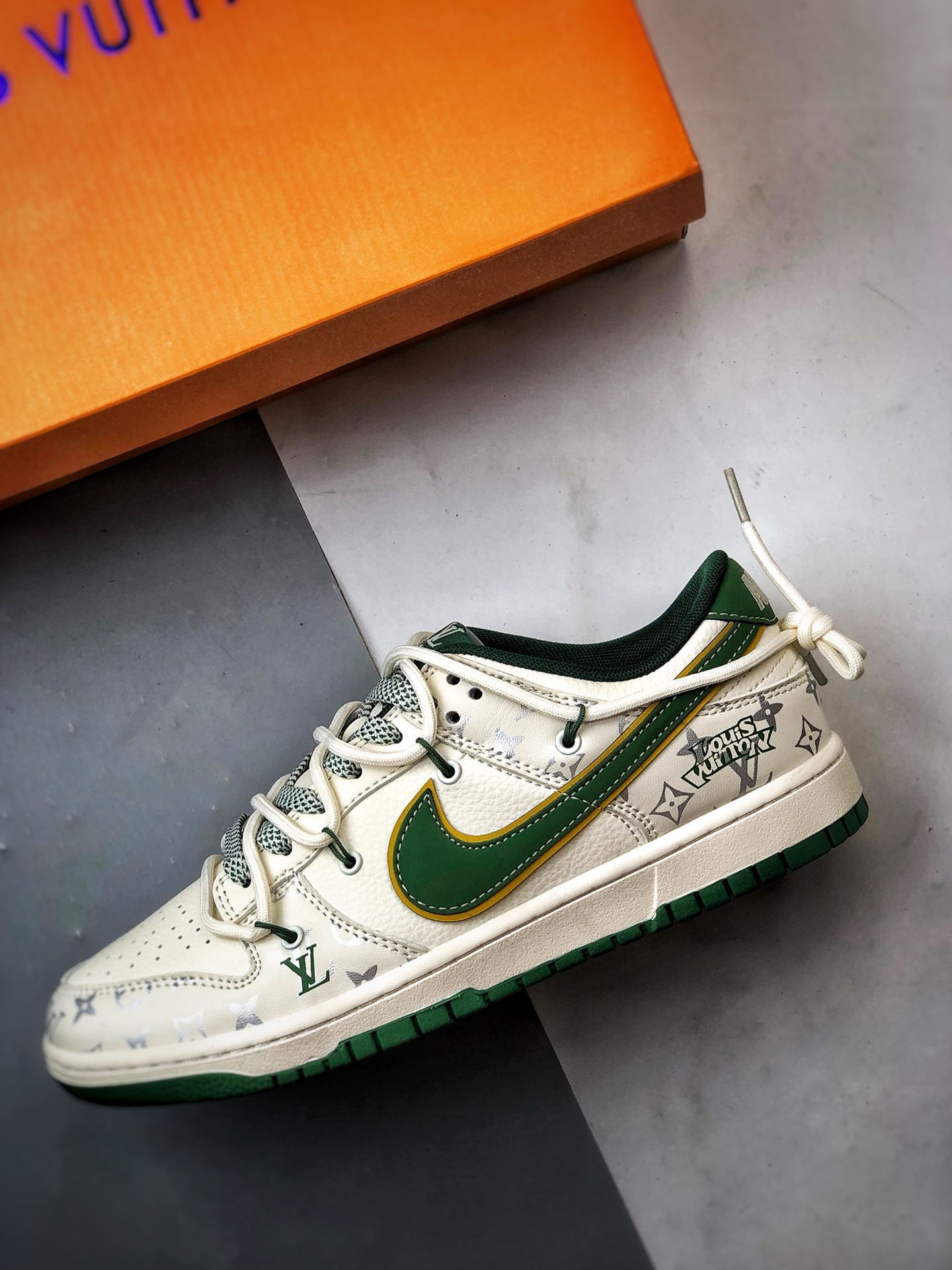 NK Dunk Low Retro ”DIY高端定制” LV米白绿解构 低帮休闲运动板鞋 DM6868-103