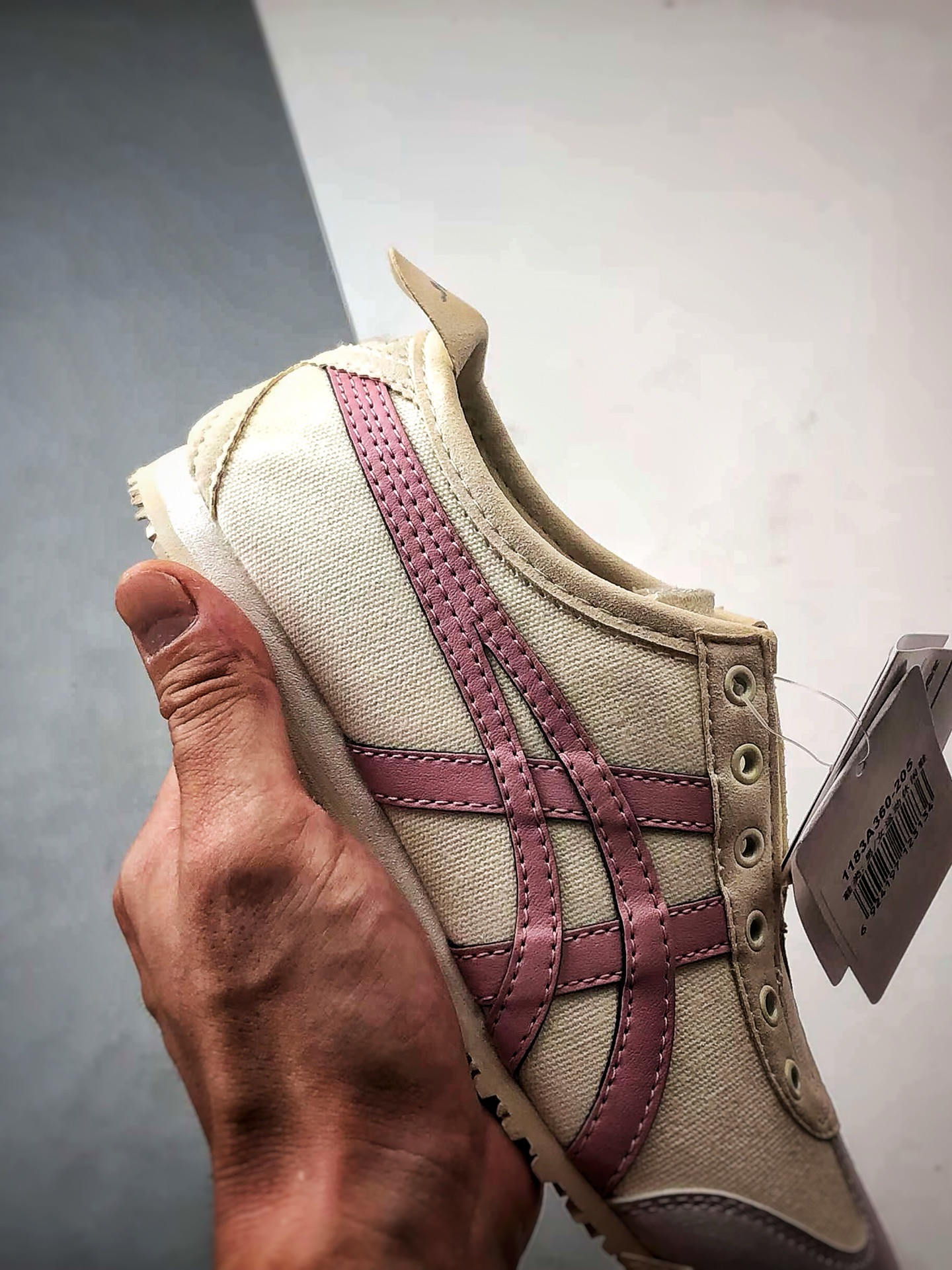 Asics 鬼冢虎 Mexico 66 帆布米白粉 1183A360-205-莆田鞋,莆田鞋货源,高仿鞋,高仿鞋货源,安福档口,莆田高仿鞋,莆田鞋批发,高仿鞋批发,莆田高仿运动鞋,高仿运动鞋,莆田运动鞋 Asics 鬼冢虎 Mexico 66 帆布米白粉 1183A360-205