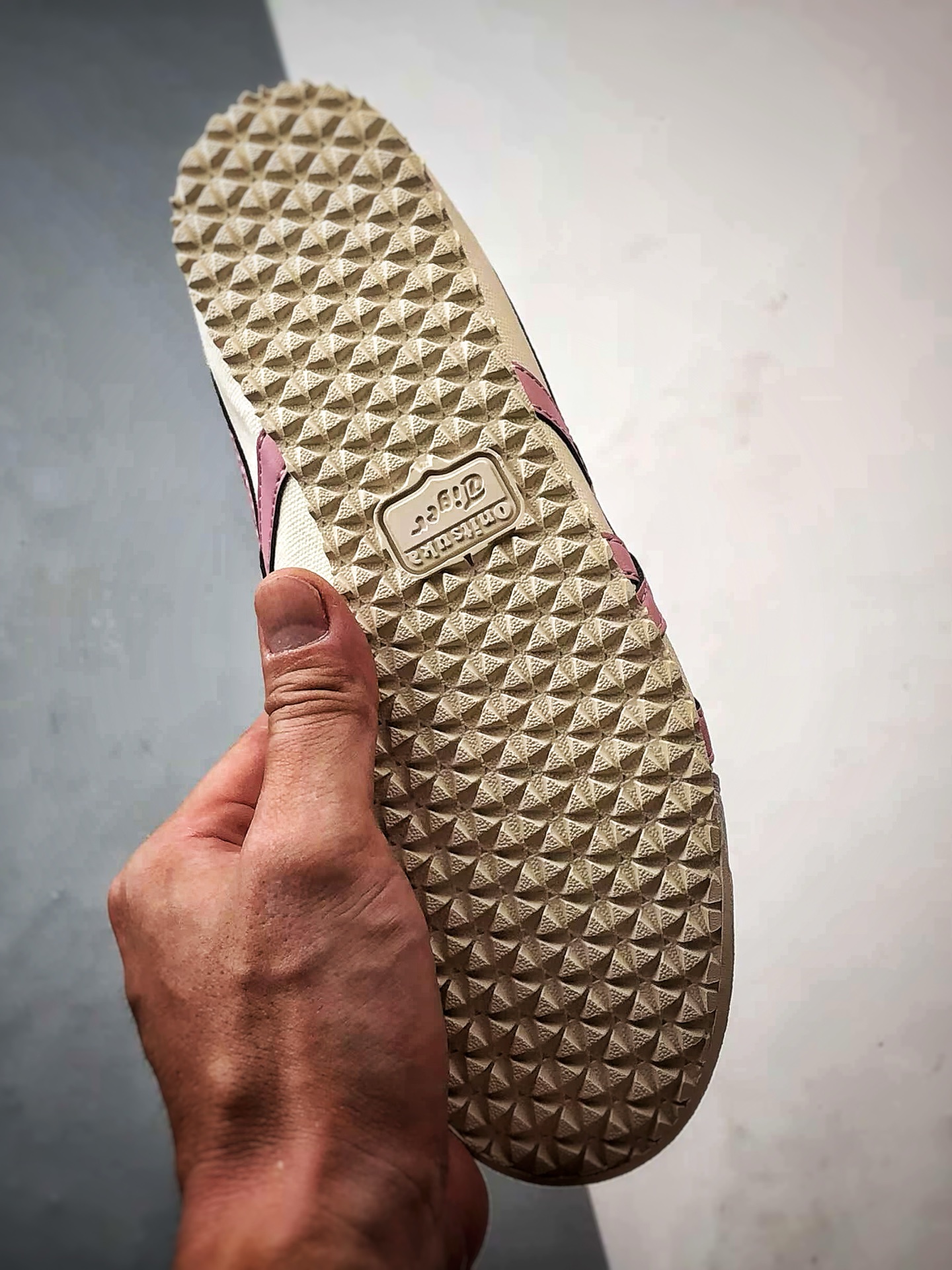 Asics 鬼冢虎 Mexico 66 帆布米白粉 1183A360-205-莆田鞋,莆田鞋货源,高仿鞋,高仿鞋货源,安福档口,莆田高仿鞋,莆田鞋批发,高仿鞋批发,莆田高仿运动鞋,高仿运动鞋,莆田运动鞋 Asics 鬼冢虎 Mexico 66 帆布米白粉 1183A360-205