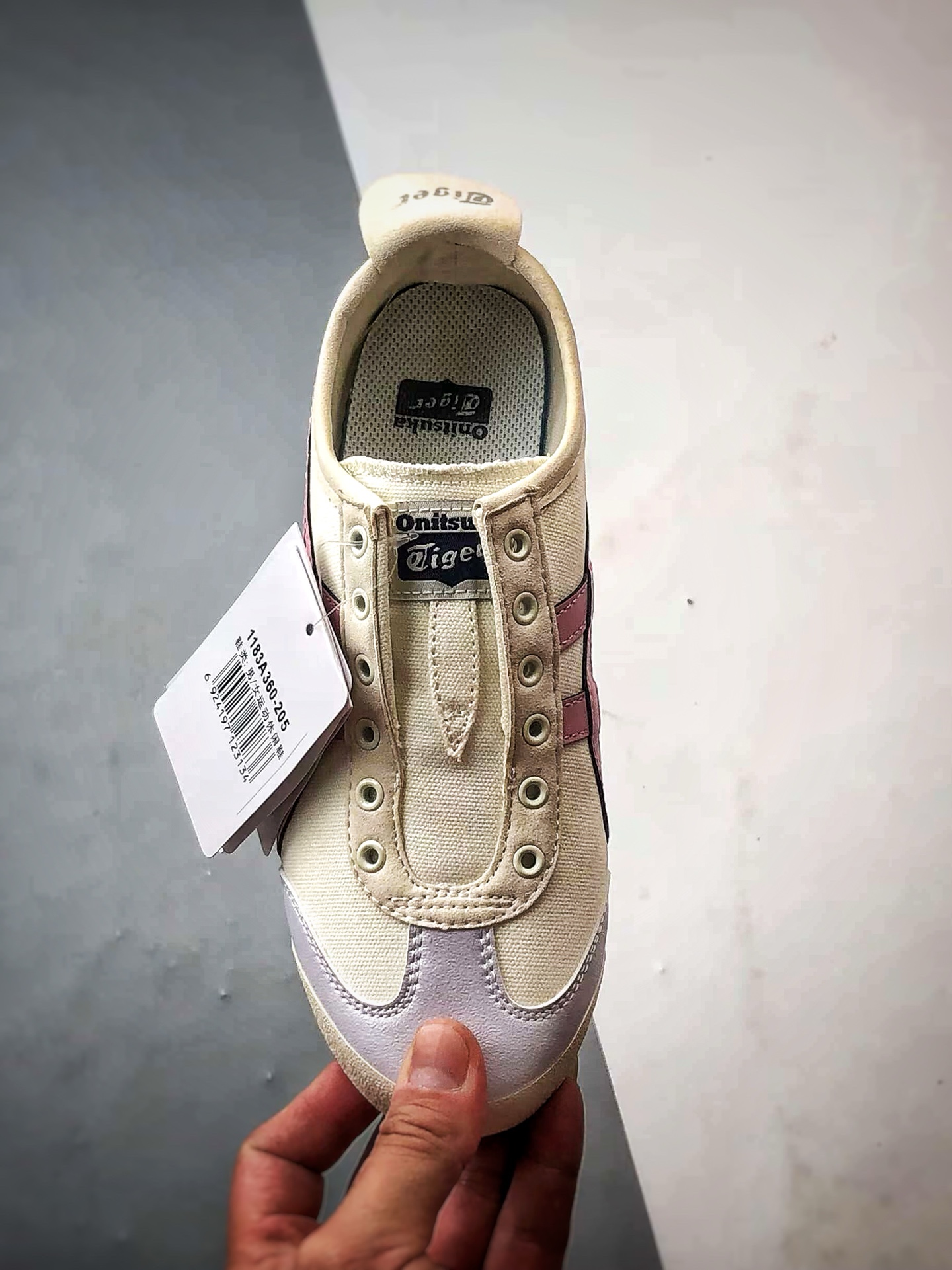 Asics 鬼冢虎 Mexico 66 帆布米白粉 1183A360-205-莆田鞋,莆田鞋货源,高仿鞋,高仿鞋货源,安福档口,莆田高仿鞋,莆田鞋批发,高仿鞋批发,莆田高仿运动鞋,高仿运动鞋,莆田运动鞋 Asics 鬼冢虎 Mexico 66 帆布米白粉 1183A360-205