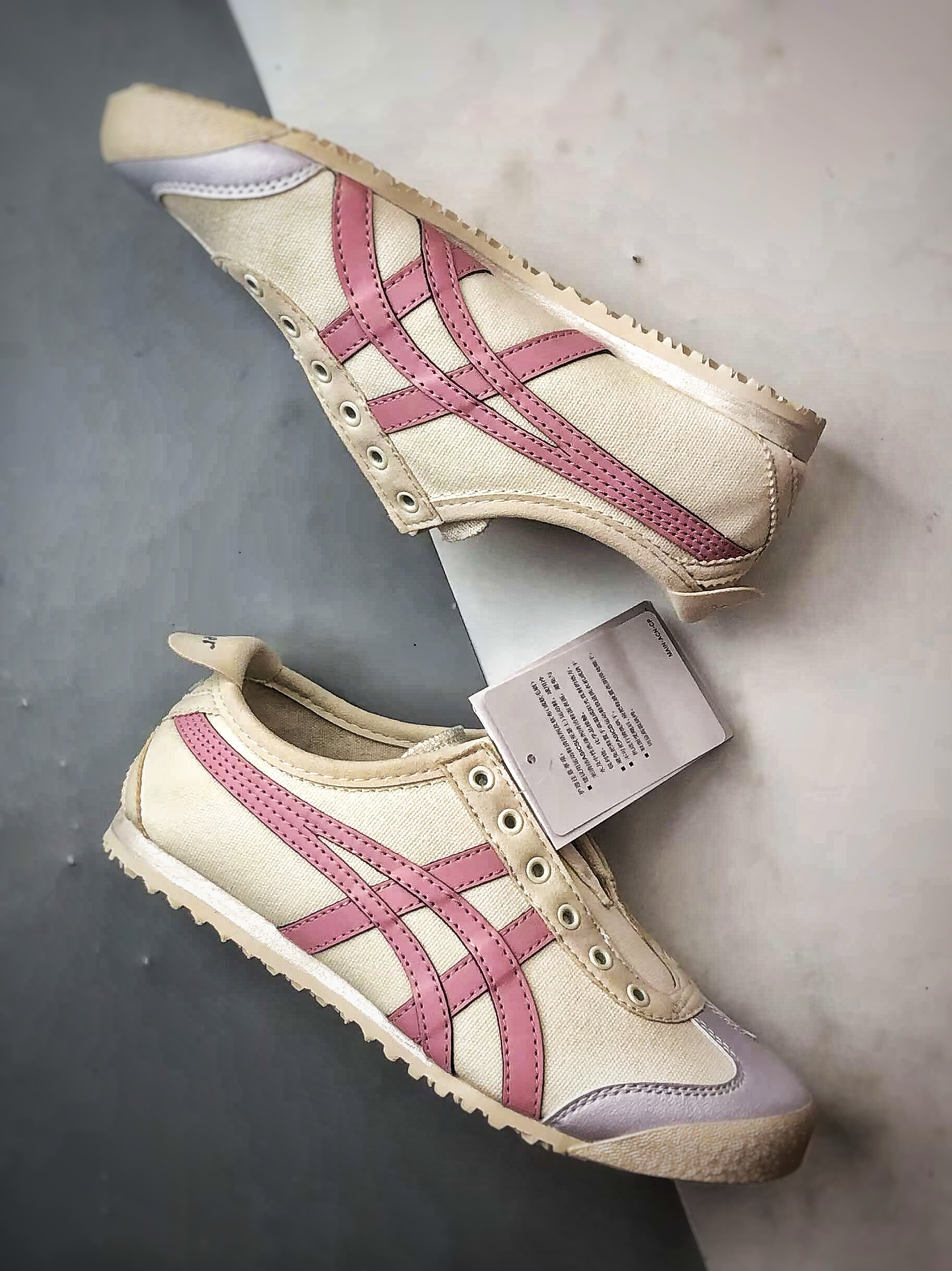 Asics 鬼冢虎 Mexico 66 帆布米白粉 1183A360-205-莆田鞋,莆田鞋货源,高仿鞋,高仿鞋货源,安福档口,莆田高仿鞋,莆田鞋批发,高仿鞋批发,莆田高仿运动鞋,高仿运动鞋,莆田运动鞋 Asics 鬼冢虎 Mexico 66 帆布米白粉 1183A360-205