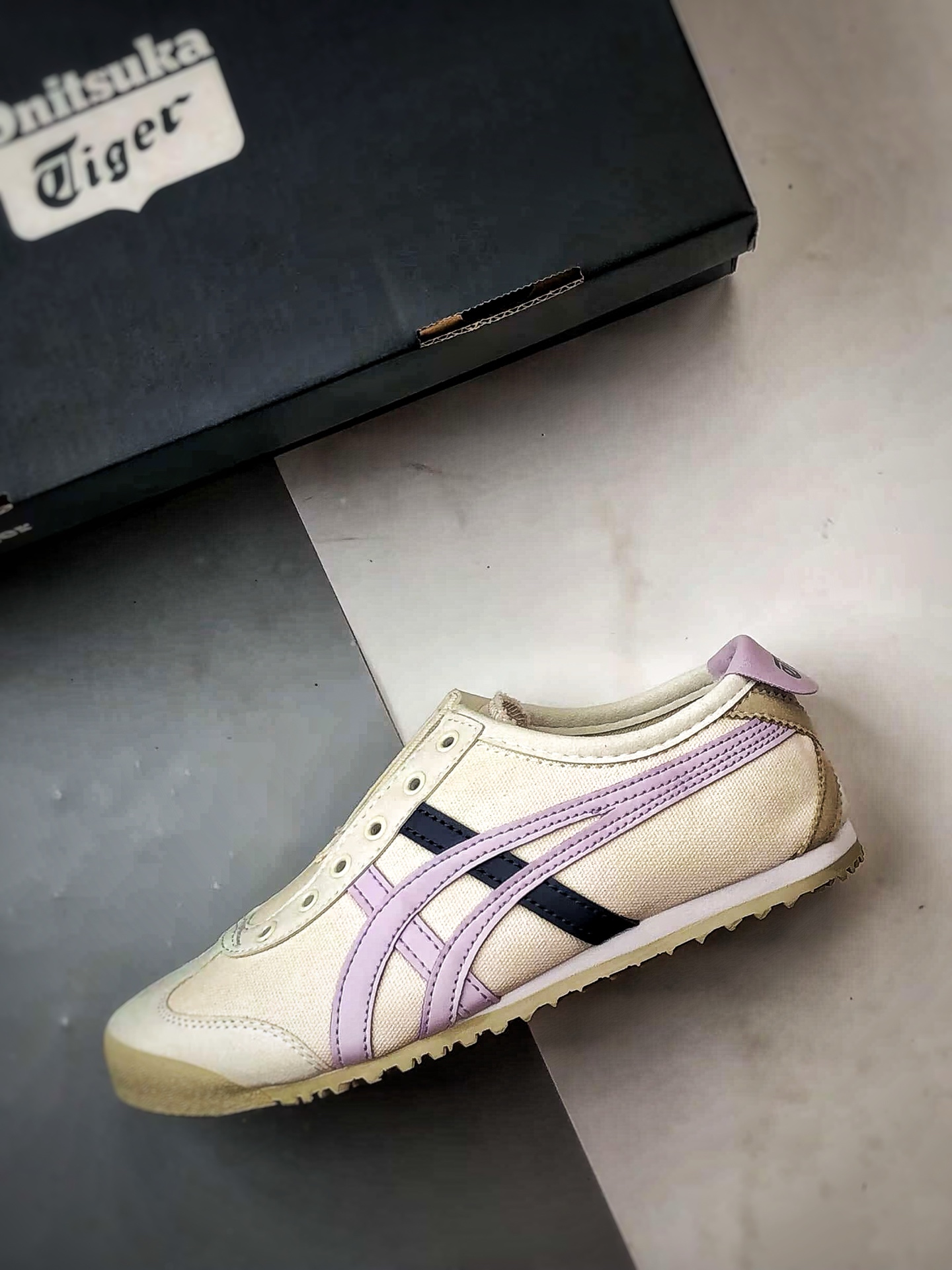 Asics 鬼冢虎 Mexico 66 帆布白蓝紫 1183A360-205-莆田鞋,莆田鞋货源,高仿鞋,高仿鞋货源,安福档口,莆田高仿鞋,莆田鞋批发,高仿鞋批发,莆田高仿运动鞋,高仿运动鞋,莆田运动鞋 Asics 鬼冢虎 Mexico 66 帆布白蓝紫 1183A360-205