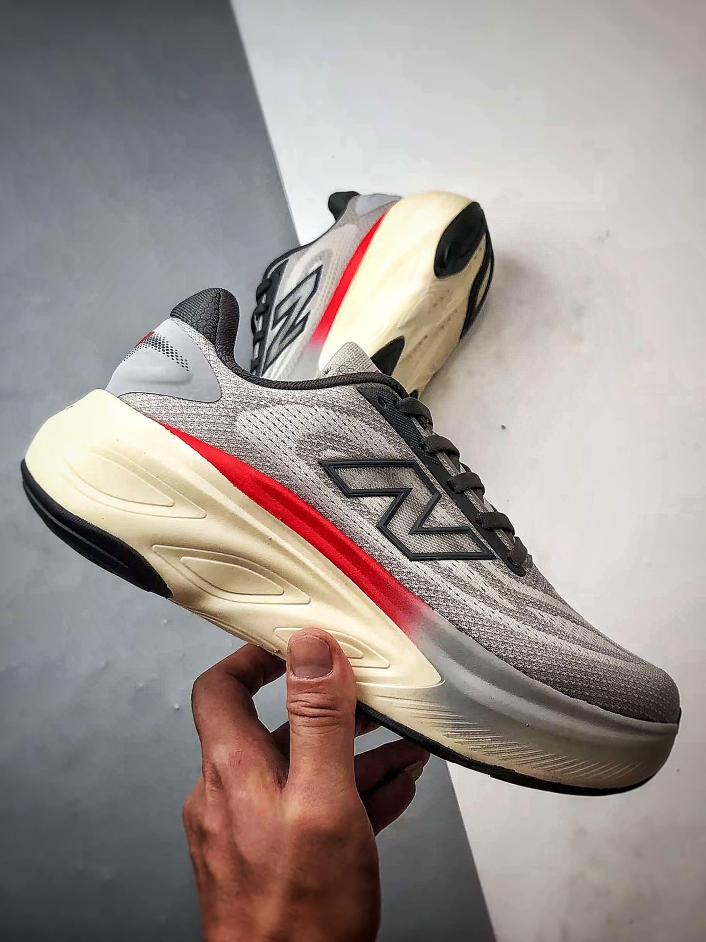 New Balance Fresh Foam X More v6 灰红 厚底网布织物减震舒适越野跑步鞋 MMORXD6-莆田鞋,莆田鞋货源,高仿鞋,高仿鞋货源,安福档口,莆田高仿鞋,莆田鞋批发,高仿鞋批发,莆田高仿运动鞋,高仿运动鞋,莆田运动鞋 New Balance Fresh Foam X More v6 灰红 厚底网布织物减震舒适越野跑步鞋 MMORXD6