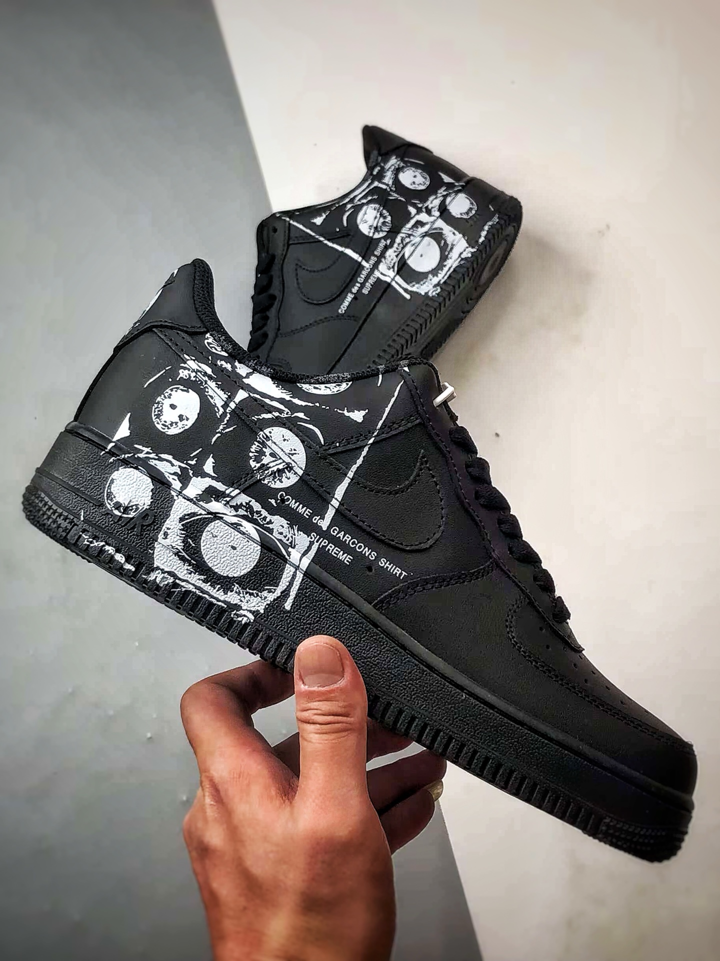 CDG x Sup x Air Force 1 Low 黑白 923044-101-莆田鞋,莆田鞋货源,高仿鞋,高仿鞋货源,安福档口,莆田高仿鞋,莆田鞋批发,高仿鞋批发,莆田高仿运动鞋,高仿运动鞋,莆田运动鞋 CDG x Sup x Air Force 1 Low 黑白 923044-101