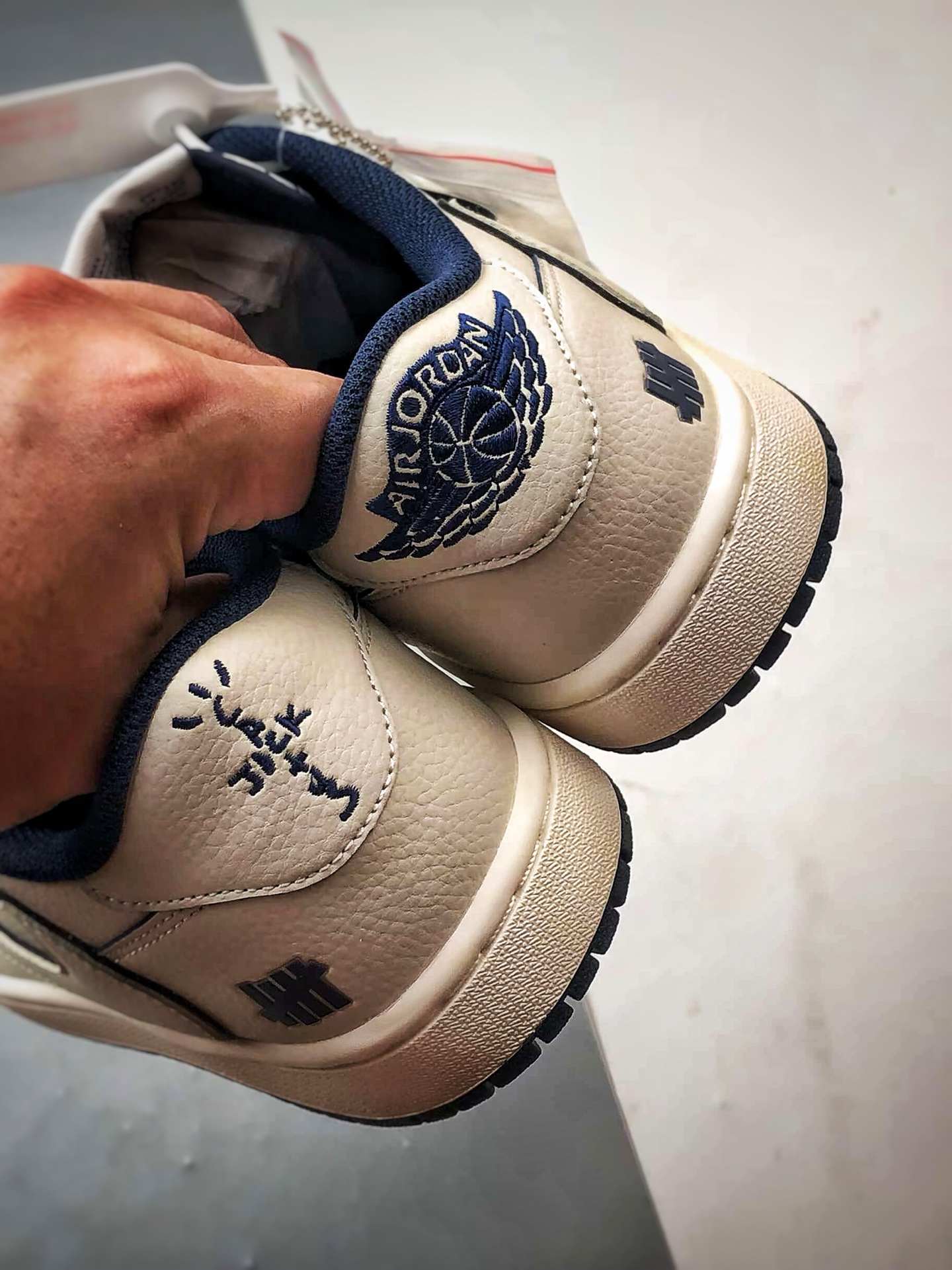 Air Jordan 1 Low OG ”高端定制” 五道杠米白深蓝倒钩 DF1845-533-莆田鞋,莆田鞋货源,高仿鞋,高仿鞋货源,安福档口,莆田高仿鞋,莆田鞋批发,高仿鞋批发,莆田高仿运动鞋,高仿运动鞋,莆田运动鞋 Air Jordan 1 Low OG ”高端定制” 五道杠米白深蓝倒钩 DF1845-533