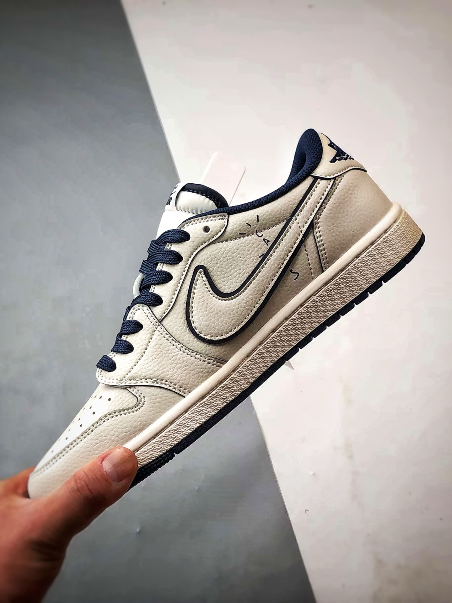 Air Jordan 1 Low OG ”高端定制” 五道杠米白深蓝倒钩 DF1845-533-莆田鞋,莆田鞋货源,高仿鞋,高仿鞋货源,安福档口,莆田高仿鞋,莆田鞋批发,高仿鞋批发,莆田高仿运动鞋,高仿运动鞋,莆田运动鞋 Air Jordan 1 Low OG ”高端定制” 五道杠米白深蓝倒钩 DF1845-533