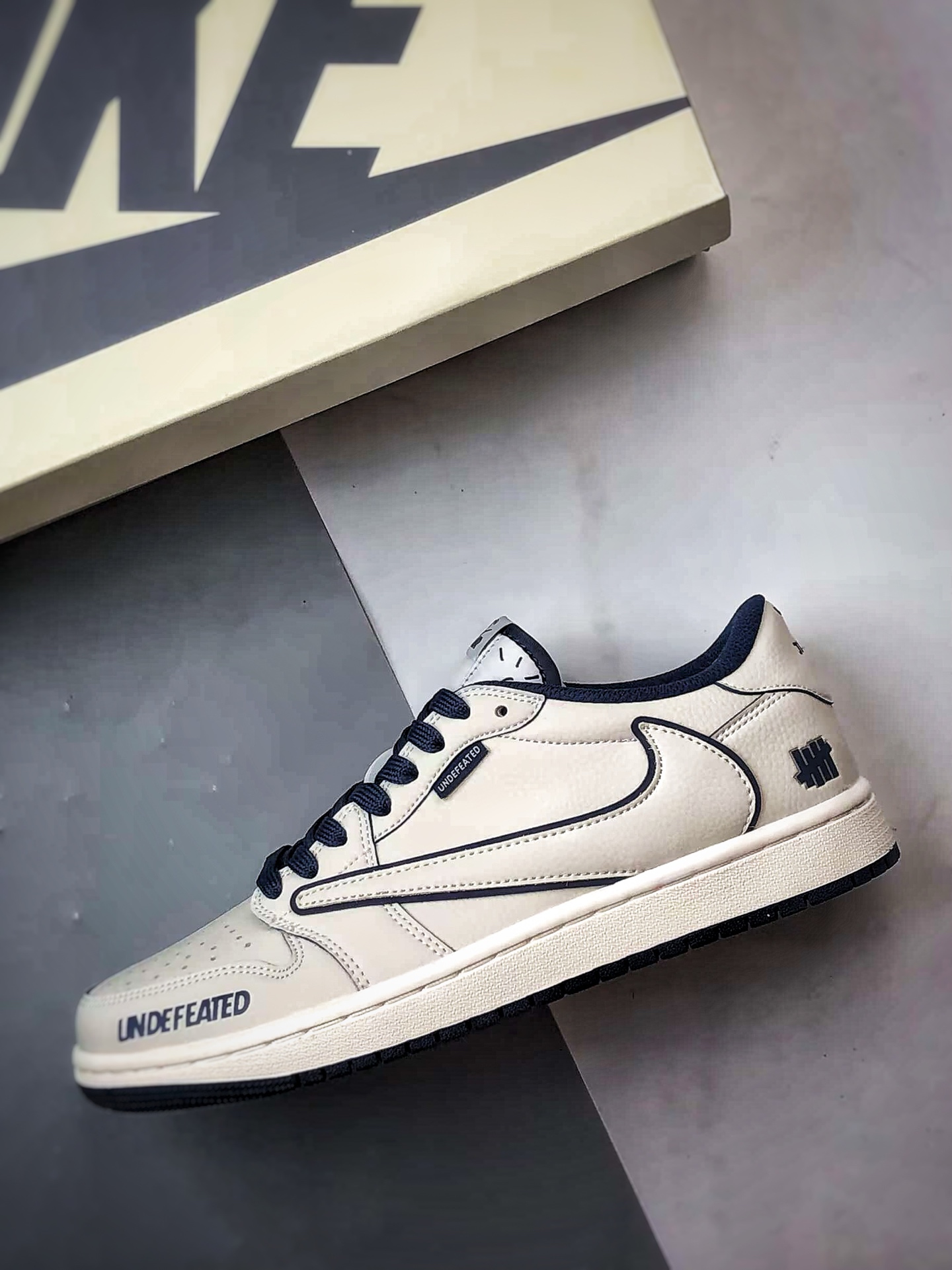 Air Jordan 1 Low OG ”高端定制” 五道杠米白深蓝倒钩 DF1845-533-莆田鞋,莆田鞋货源,高仿鞋,高仿鞋货源,安福档口,莆田高仿鞋,莆田鞋批发,高仿鞋批发,莆田高仿运动鞋,高仿运动鞋,莆田运动鞋 Air Jordan 1 Low OG ”高端定制” 五道杠米白深蓝倒钩 DF1845-533