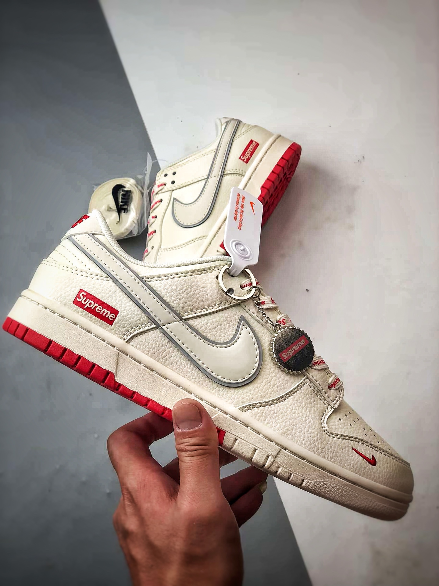 NK Dunk Low Retro ”DIY高端定制” Sup米白红字 低帮休闲运动板鞋 XX3168-191-莆田鞋,莆田鞋货源,高仿鞋,高仿鞋货源,安福档口,莆田高仿鞋,莆田鞋批发,高仿鞋批发,莆田高仿运动鞋,高仿运动鞋,莆田运动鞋 NK Dunk Low Retro ”DIY高端定制” Sup米白红字 低帮休闲运动板鞋 XX3168-191