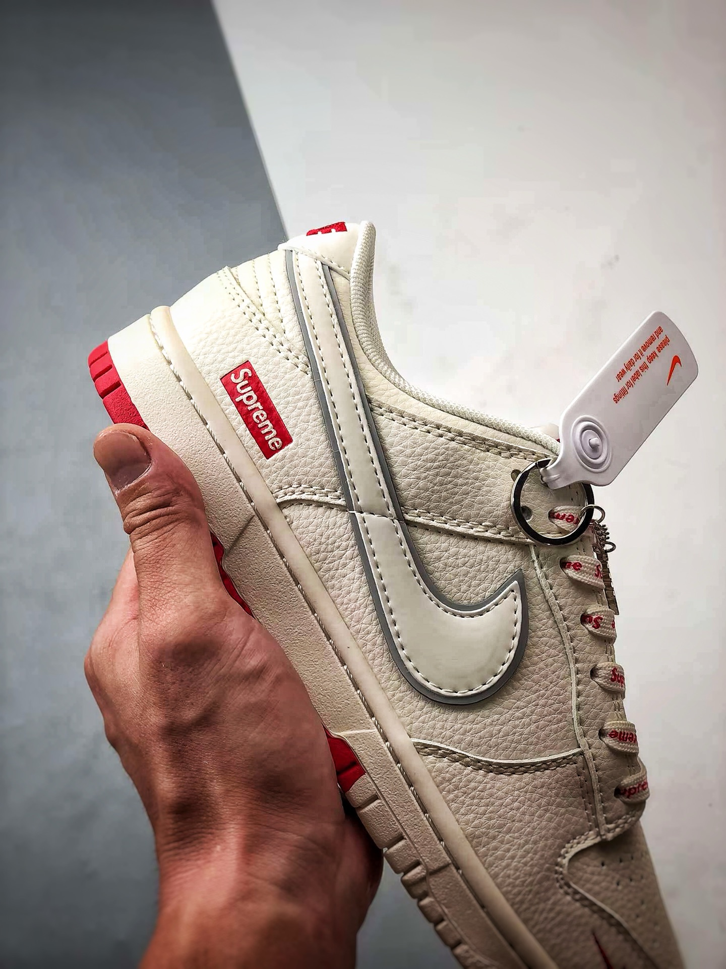 NK Dunk Low Retro ”DIY高端定制” Sup米白红字 低帮休闲运动板鞋 XX3168-191-莆田鞋,莆田鞋货源,高仿鞋,高仿鞋货源,安福档口,莆田高仿鞋,莆田鞋批发,高仿鞋批发,莆田高仿运动鞋,高仿运动鞋,莆田运动鞋 NK Dunk Low Retro ”DIY高端定制” Sup米白红字 低帮休闲运动板鞋 XX3168-191