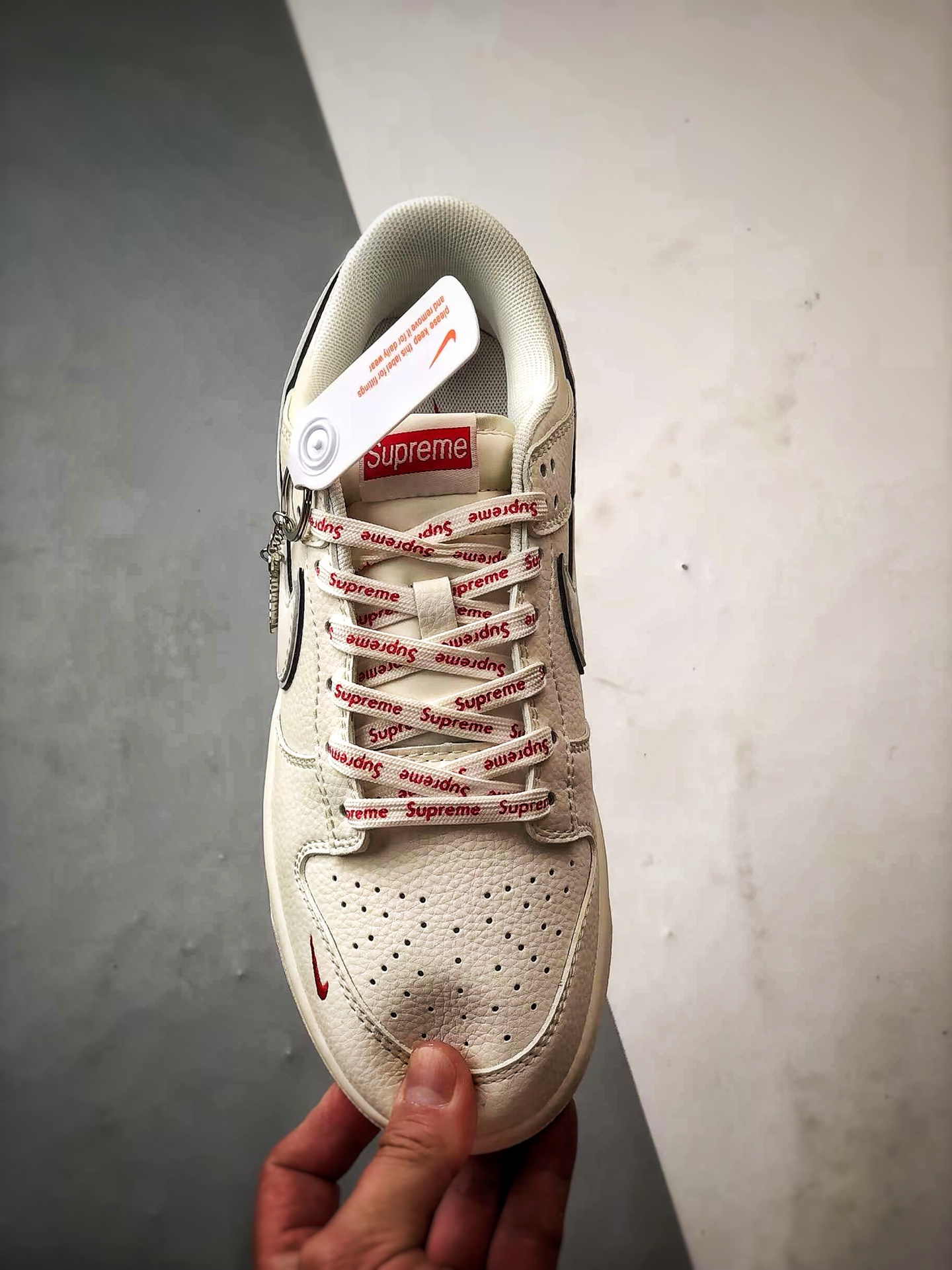 NK Dunk Low Retro ”DIY高端定制” Sup米白红字 低帮休闲运动板鞋 XX3168-191-莆田鞋,莆田鞋货源,高仿鞋,高仿鞋货源,安福档口,莆田高仿鞋,莆田鞋批发,高仿鞋批发,莆田高仿运动鞋,高仿运动鞋,莆田运动鞋 NK Dunk Low Retro ”DIY高端定制” Sup米白红字 低帮休闲运动板鞋 XX3168-191