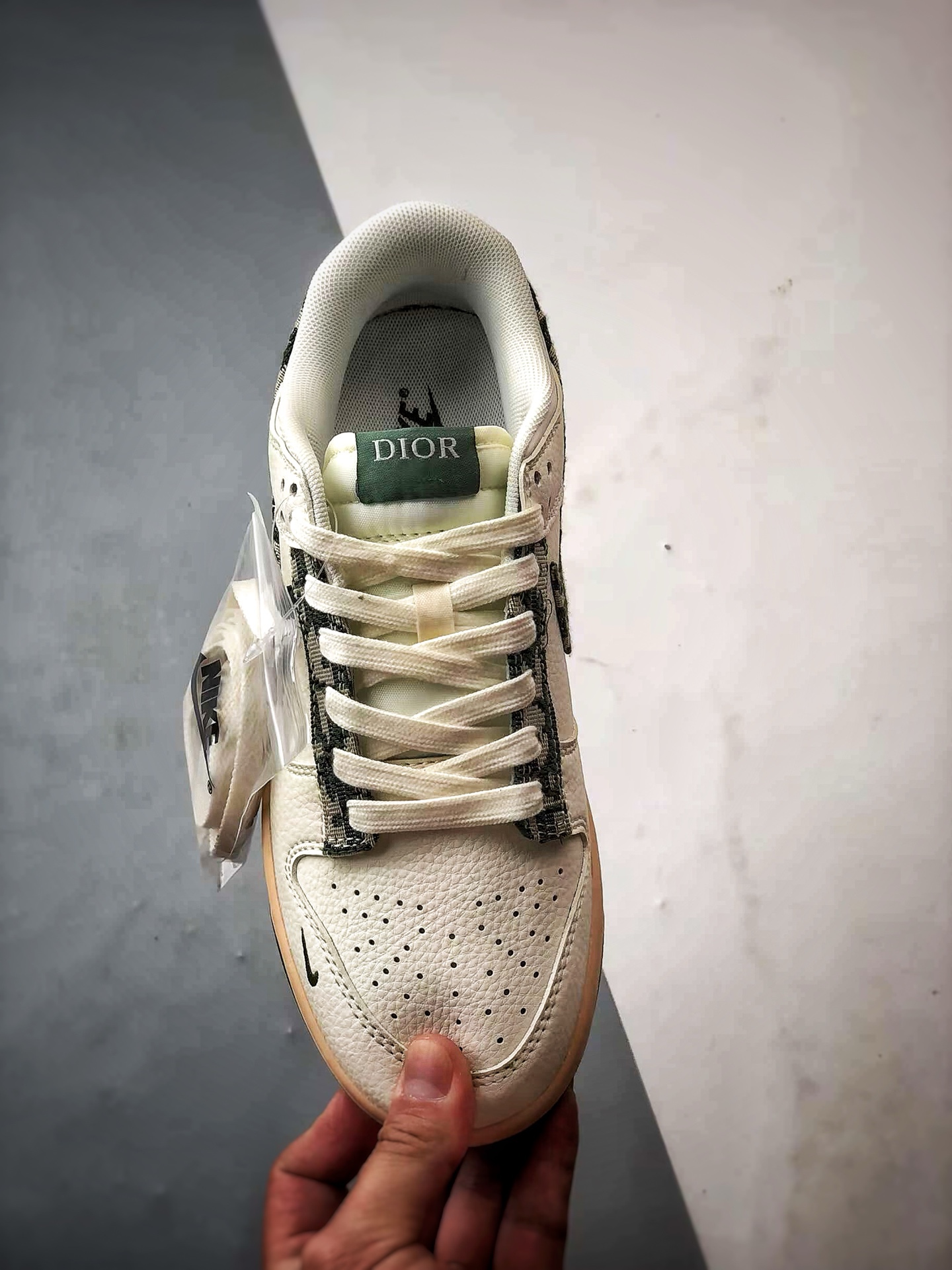 NK Dunk Low Retro ”DIY高端定制” 迪奥米白绿牛仔花纹 低帮休闲运动板鞋 FC1688-226-莆田鞋,莆田鞋货源,高仿鞋,高仿鞋货源,安福档口,莆田高仿鞋,莆田鞋批发,高仿鞋批发,莆田高仿运动鞋,高仿运动鞋,莆田运动鞋 NK Dunk Low Retro ”DIY高端定制” 迪奥米白绿牛仔花纹 低帮休闲运动板鞋 FC1688-226