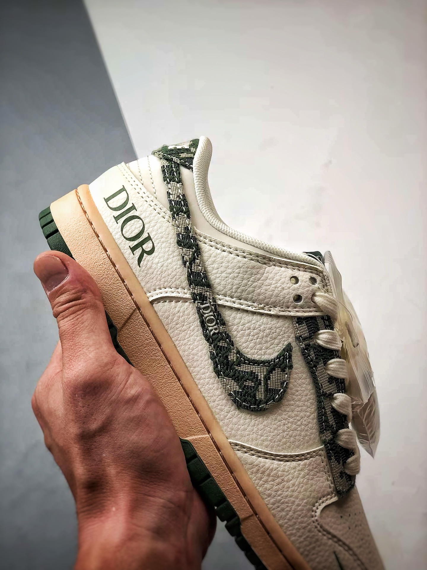 NK Dunk Low Retro ”DIY高端定制” 迪奥米白绿牛仔花纹 低帮休闲运动板鞋 FC1688-226-莆田鞋,莆田鞋货源,高仿鞋,高仿鞋货源,安福档口,莆田高仿鞋,莆田鞋批发,高仿鞋批发,莆田高仿运动鞋,高仿运动鞋,莆田运动鞋 NK Dunk Low Retro ”DIY高端定制” 迪奥米白绿牛仔花纹 低帮休闲运动板鞋 FC1688-226