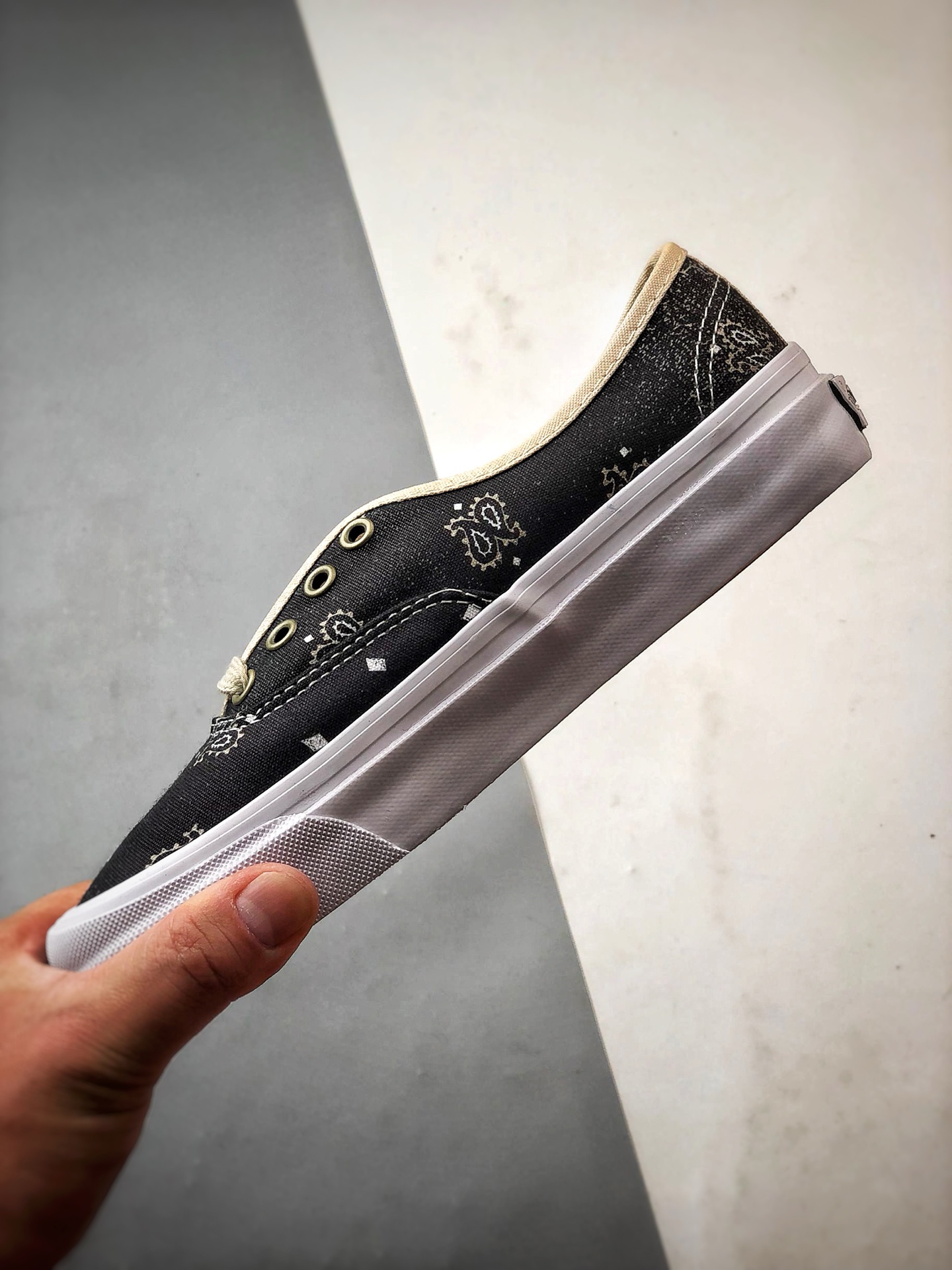 Vans Authentic 44 腰果花 VN000D5KESB1-莆田鞋,莆田鞋货源,高仿鞋,高仿鞋货源,安福档口,莆田高仿鞋,莆田鞋批发,高仿鞋批发,莆田高仿运动鞋,高仿运动鞋,莆田运动鞋 Vans Authentic 44 腰果花 VN000D5KESB1
