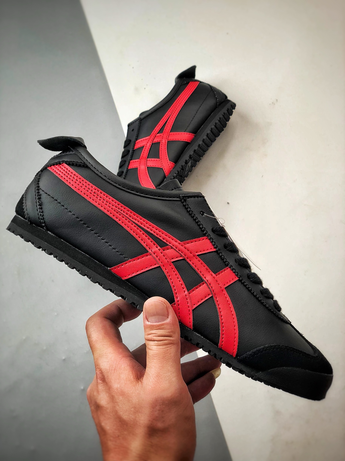 Asics 鬼冢虎 Mexico 66 黑红 1183C102-004-莆田鞋,莆田鞋货源,高仿鞋,高仿鞋货源,安福档口,莆田高仿鞋,莆田鞋批发,高仿鞋批发,莆田高仿运动鞋,高仿运动鞋,莆田运动鞋 Asics 鬼冢虎 Mexico 66 黑红 1183C102-004