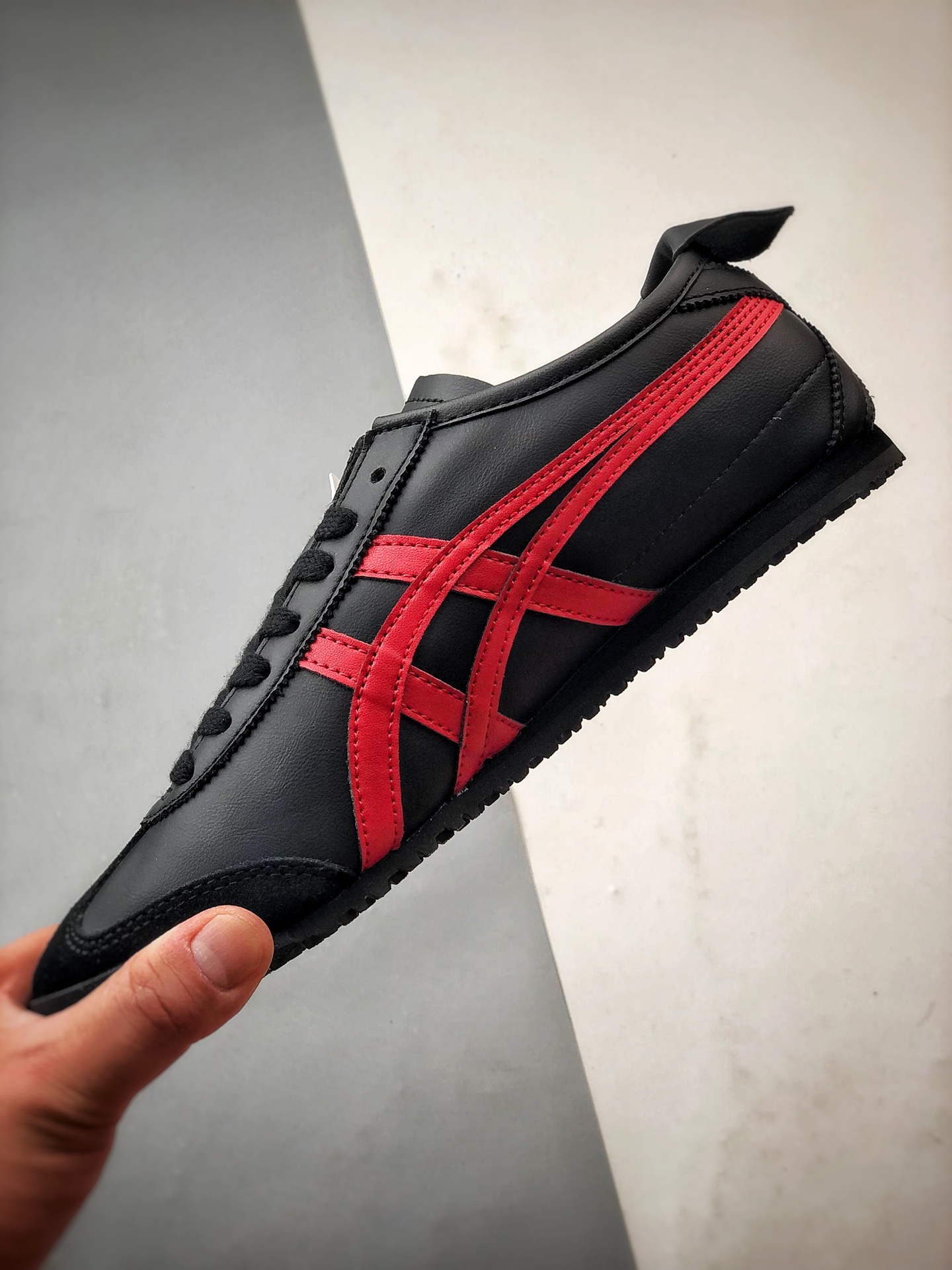 Asics 鬼冢虎 Mexico 66 黑红 1183C102-004-莆田鞋,莆田鞋货源,高仿鞋,高仿鞋货源,安福档口,莆田高仿鞋,莆田鞋批发,高仿鞋批发,莆田高仿运动鞋,高仿运动鞋,莆田运动鞋 Asics 鬼冢虎 Mexico 66 黑红 1183C102-004