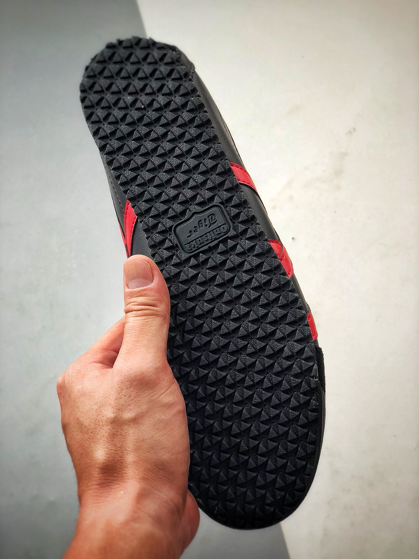 Asics 鬼冢虎 Mexico 66 黑红 1183C102-004-莆田鞋,莆田鞋货源,高仿鞋,高仿鞋货源,安福档口,莆田高仿鞋,莆田鞋批发,高仿鞋批发,莆田高仿运动鞋,高仿运动鞋,莆田运动鞋 Asics 鬼冢虎 Mexico 66 黑红 1183C102-004