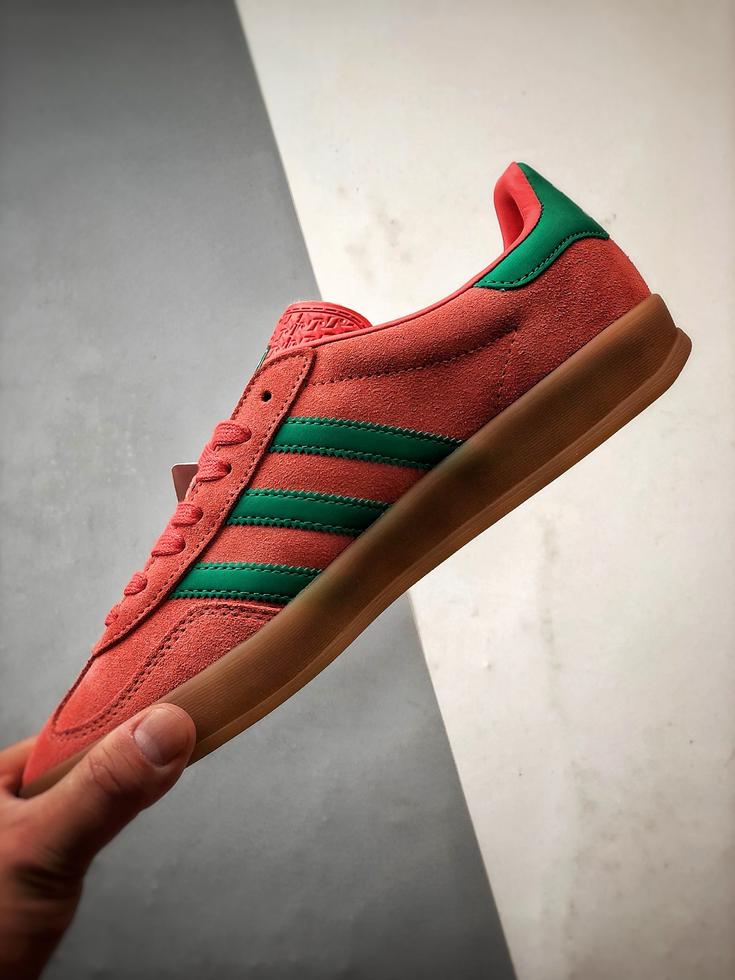 AD Originals Gazelle Indoor 红绿色 三叶草复古休闲运动板鞋 JH5407-莆田鞋,莆田鞋货源,高仿鞋,高仿鞋货源,安福档口,莆田高仿鞋,莆田鞋批发,高仿鞋批发,莆田高仿运动鞋,高仿运动鞋,莆田运动鞋 AD Originals Gazelle Indoor 红绿色 三叶草复古休闲运动板鞋 JH5407