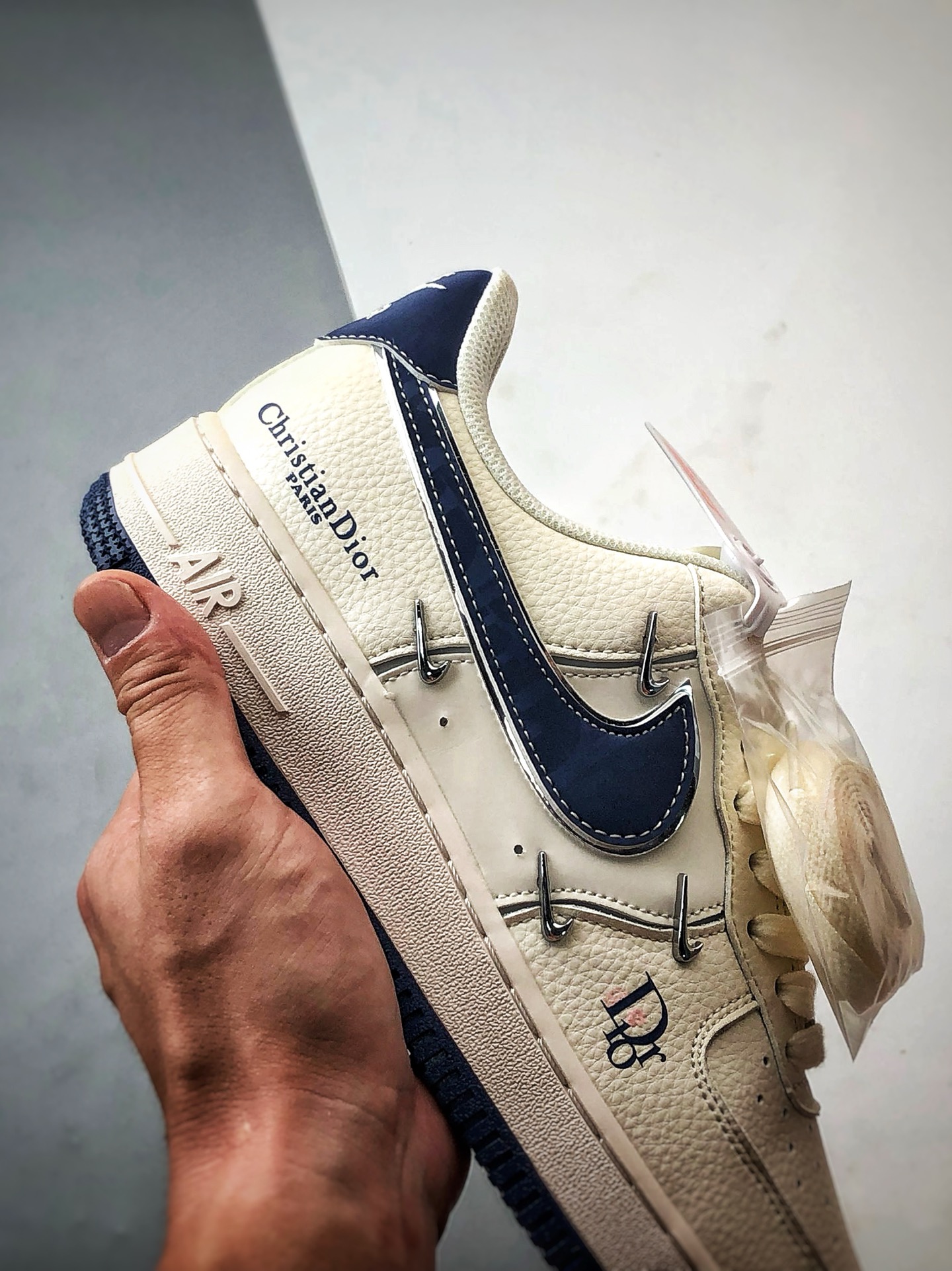 Dior x Air Force 1 Low 四小钩米白蓝 XS2869-001-Chinese UA Cheap High Quatity Brand Clothes Bags handbags Sneakers wholesale wholesaler seller from China Factory suppliers Fashion Clothing Shoes best Quality Beautiful Price Dior x Air Force 1 Low 四小钩米白蓝 XS2869-001