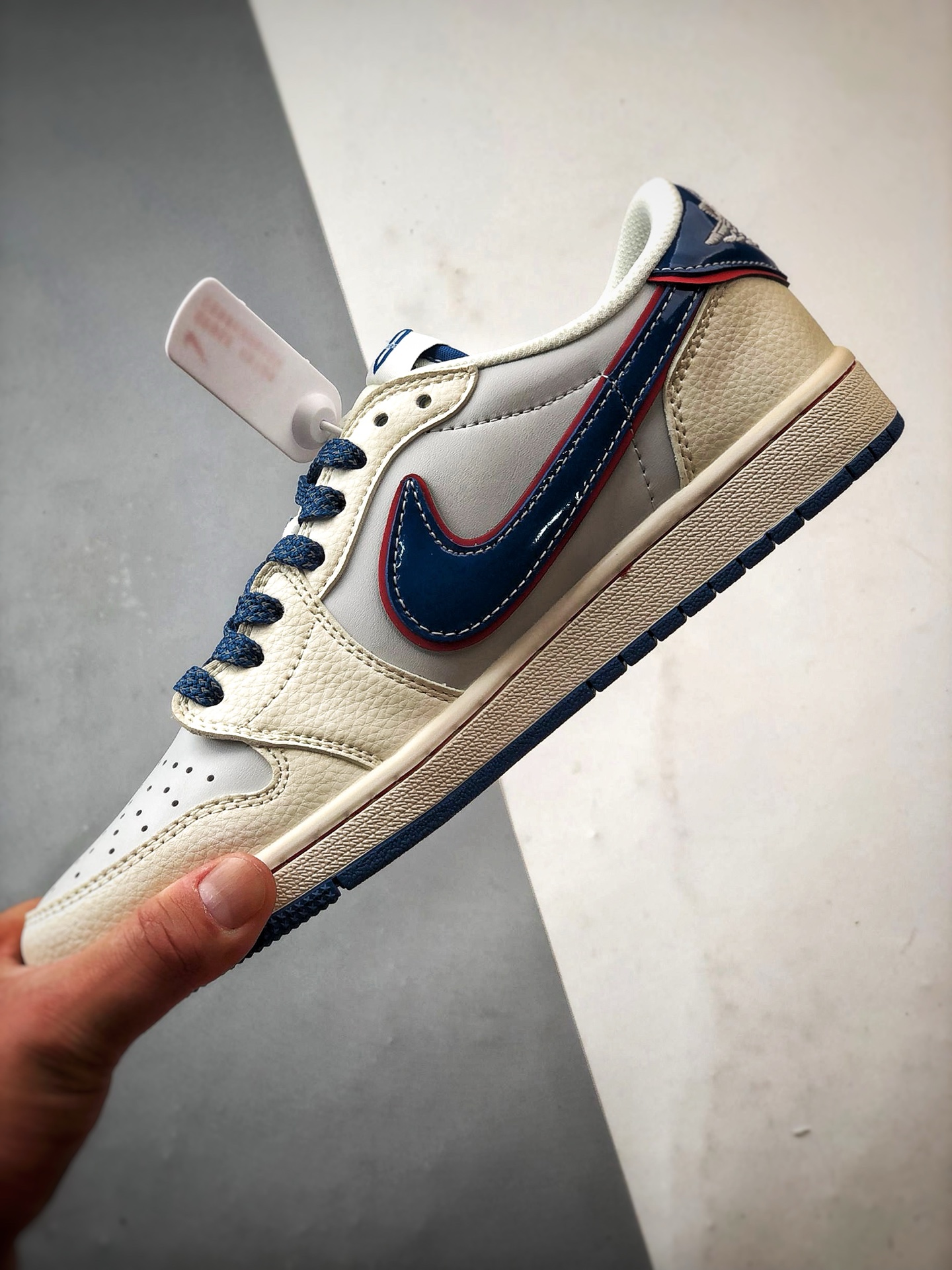 Air Jordan 1 Low OG ”高端定制” 问界M9米蓝红倒钩 FC1688-240