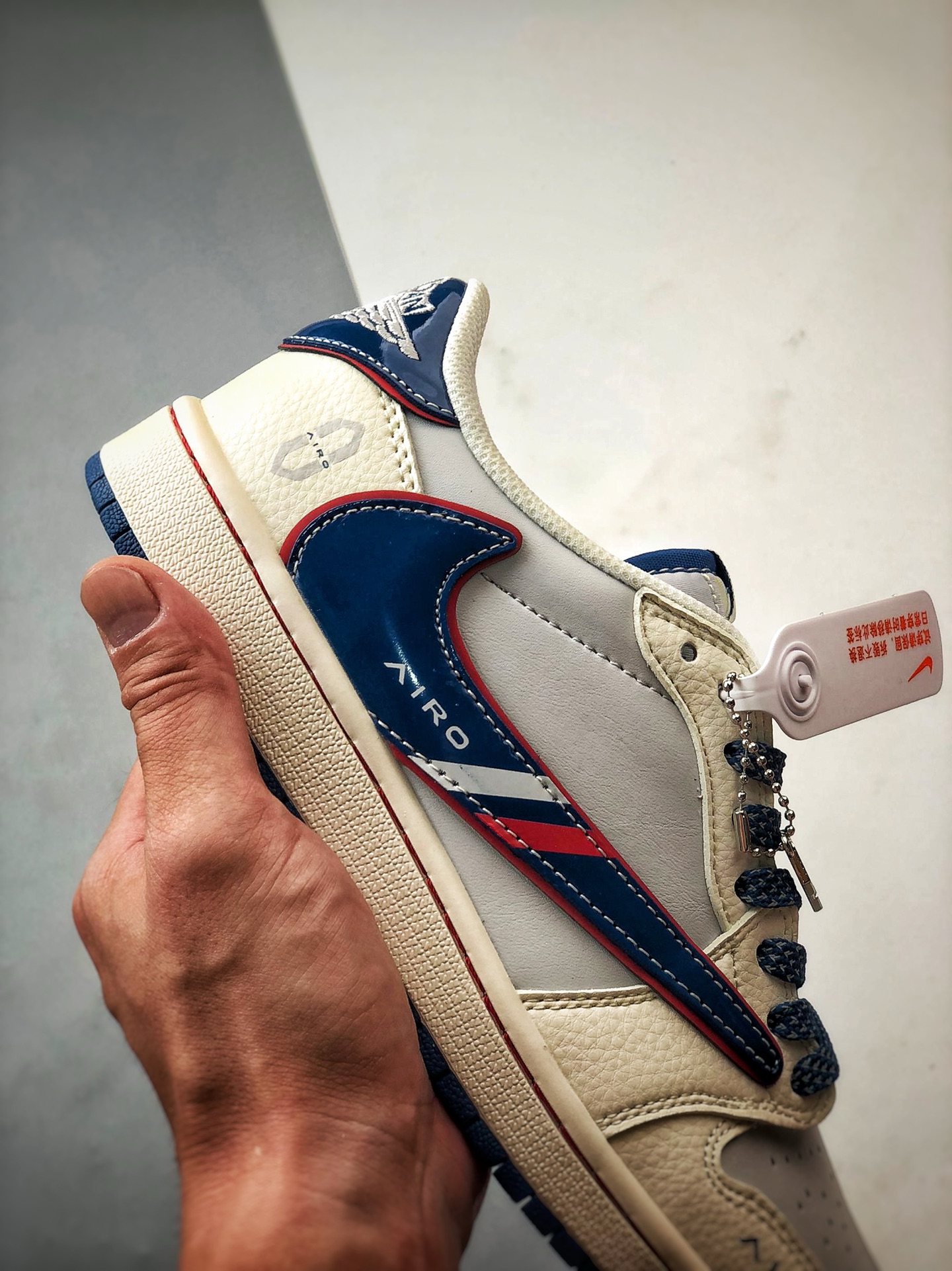 Air Jordan 1 Low OG ”高端定制” 问界M9米蓝红倒钩 FC1688-240