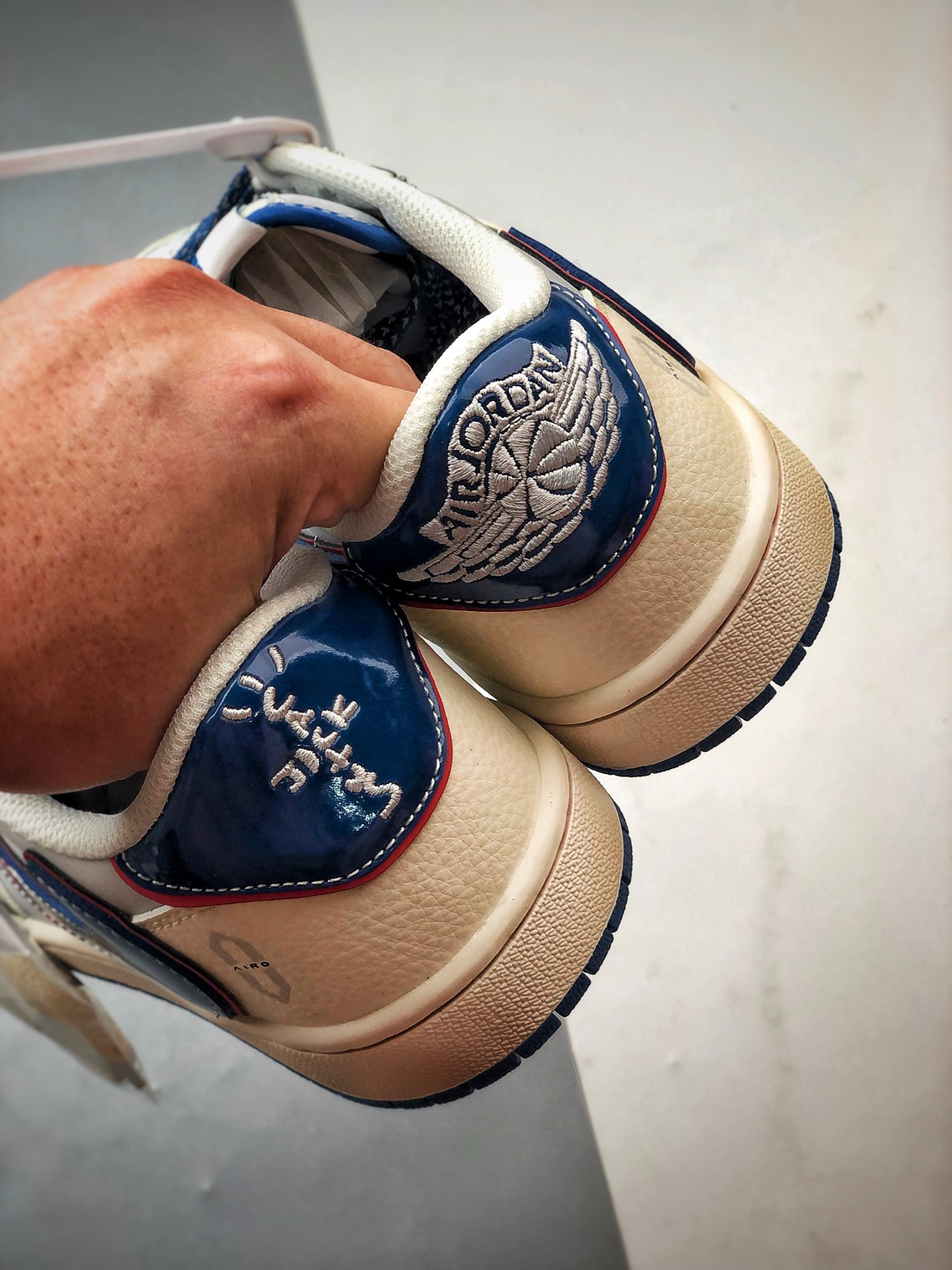 Air Jordan 1 Low OG ”高端定制” 问界M9米蓝红倒钩 FC1688-240