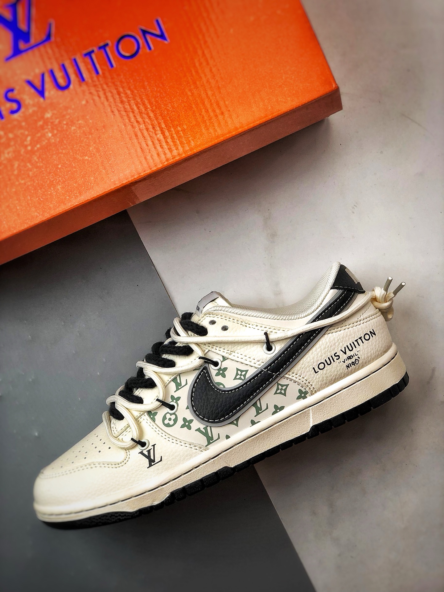 NK Dunk Low Retro ”DIY高端定制” LV印花米白黑解构 低帮休闲运动板鞋 YX5066-337-莆田鞋,莆田鞋货源,高仿鞋,高仿鞋货源,安福档口,莆田高仿鞋,莆田鞋批发,高仿鞋批发,莆田高仿运动鞋,高仿运动鞋,莆田运动鞋 NK Dunk Low Retro ”DIY高端定制” LV印花米白黑解构 低帮休闲运动板鞋 YX5066-337