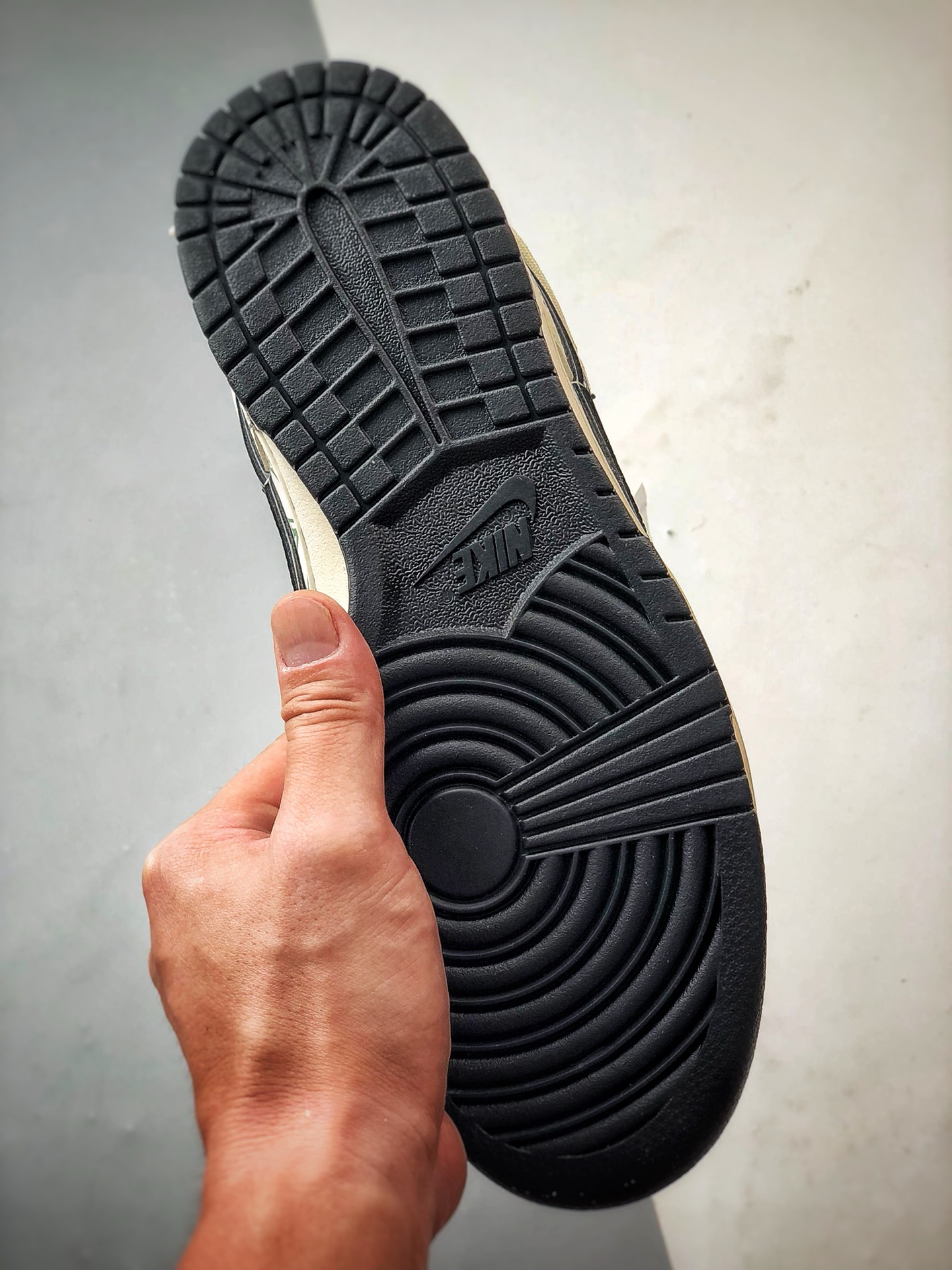 NK Dunk Low Retro ”DIY高端定制” LV印花米白黑解构 低帮休闲运动板鞋 YX5066-337-莆田鞋,莆田鞋货源,高仿鞋,高仿鞋货源,安福档口,莆田高仿鞋,莆田鞋批发,高仿鞋批发,莆田高仿运动鞋,高仿运动鞋,莆田运动鞋 NK Dunk Low Retro ”DIY高端定制” LV印花米白黑解构 低帮休闲运动板鞋 YX5066-337