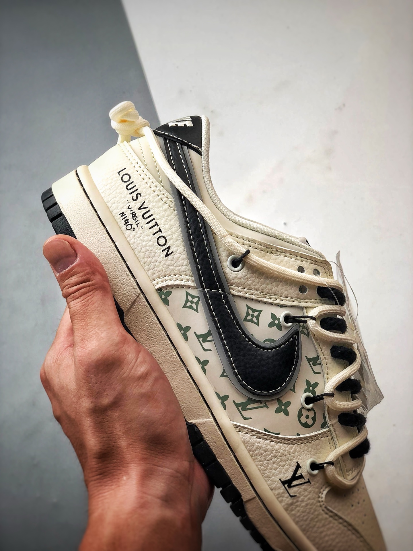 NK Dunk Low Retro ”DIY高端定制” LV印花米白黑解构 低帮休闲运动板鞋 YX5066-337-莆田鞋,莆田鞋货源,高仿鞋,高仿鞋货源,安福档口,莆田高仿鞋,莆田鞋批发,高仿鞋批发,莆田高仿运动鞋,高仿运动鞋,莆田运动鞋 NK Dunk Low Retro ”DIY高端定制” LV印花米白黑解构 低帮休闲运动板鞋 YX5066-337