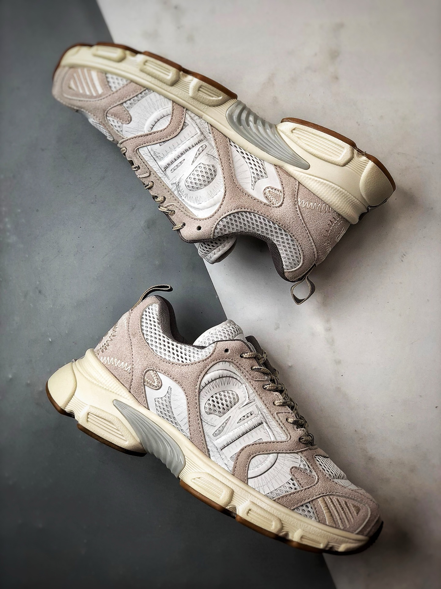 Dior/迪奥 Chrono系列 米白 25ss本季最新单品 圆头系带生活休闲运动鞋-Chinese UA Cheap High Quatity Brand Clothes Bags handbags Sneakers wholesale wholesaler seller from China Factory suppliers Fashion Clothing Shoes best Quality Beautiful Price Dior/迪奥 Chrono系列 米白 25ss本季最新单品 圆头系带生活休闲运动鞋