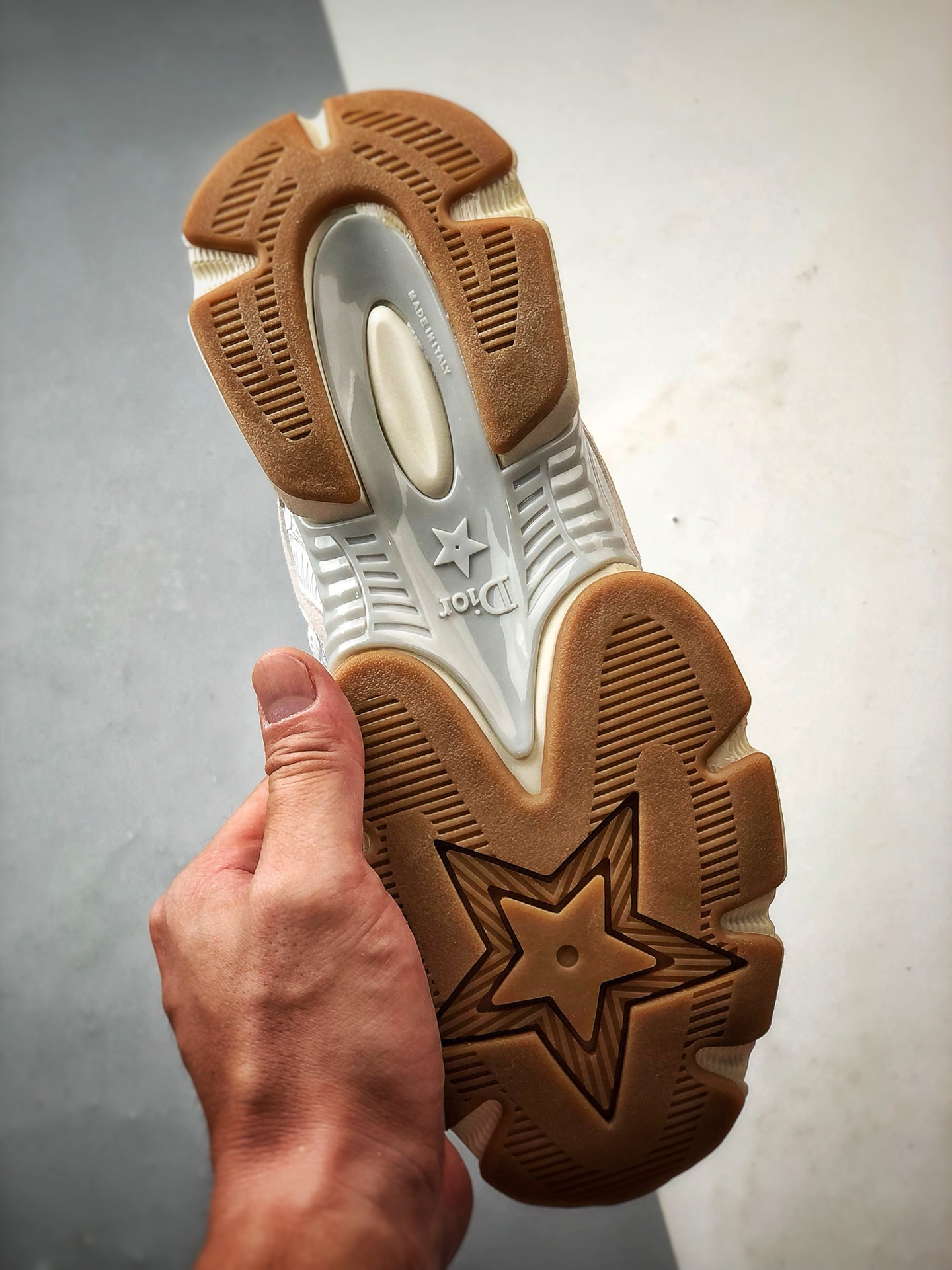 Dior/迪奥 Chrono系列 米白 25ss本季最新单品 圆头系带生活休闲运动鞋-Chinese UA Cheap High Quatity Brand Clothes Bags handbags Sneakers wholesale wholesaler seller from China Factory suppliers Fashion Clothing Shoes best Quality Beautiful Price Dior/迪奥 Chrono系列 米白 25ss本季最新单品 圆头系带生活休闲运动鞋