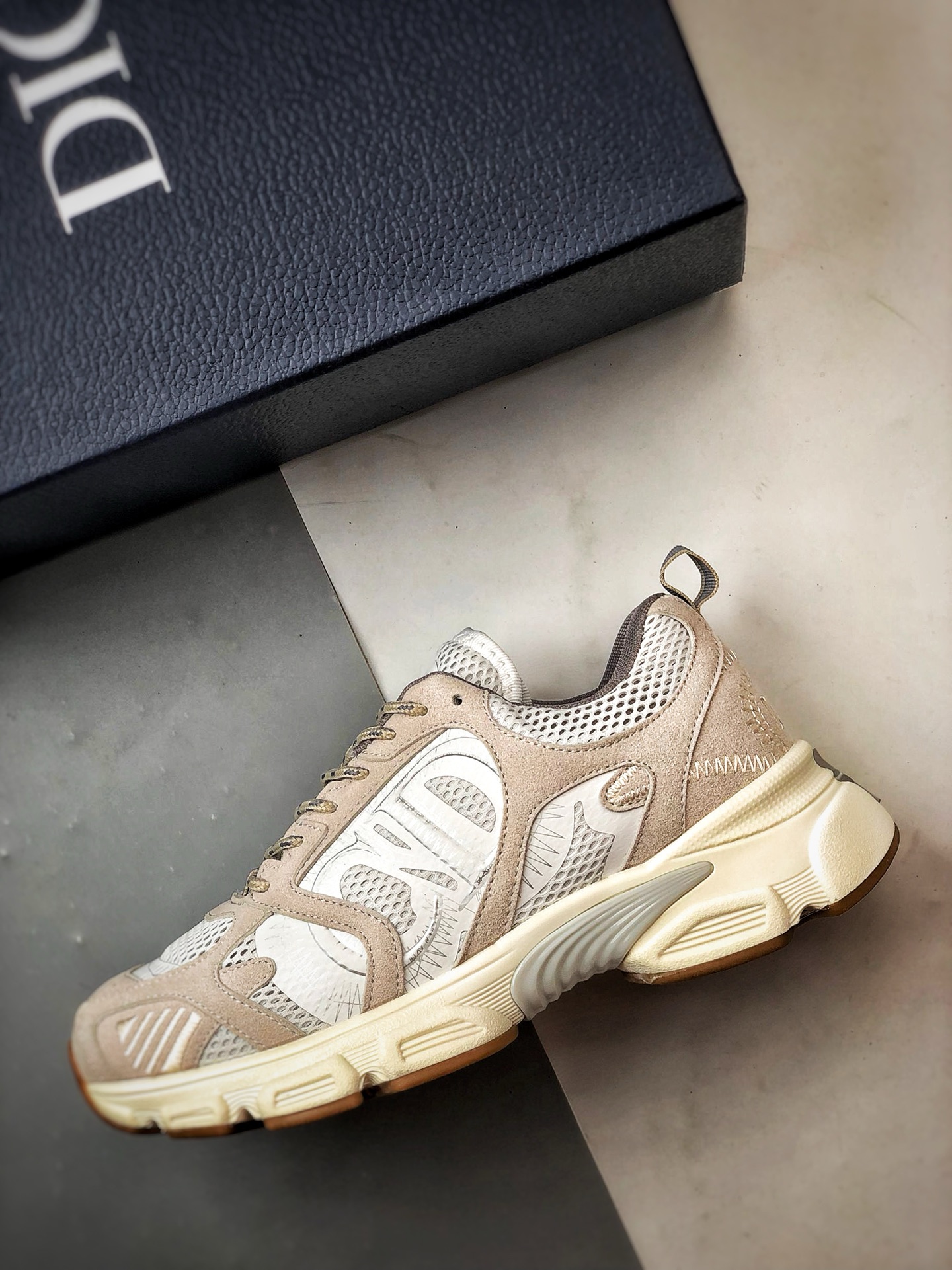 Dior/迪奥 Chrono系列 米白 25ss本季最新单品 圆头系带生活休闲运动鞋-Chinese UA Cheap High Quatity Brand Clothes Bags handbags Sneakers wholesale wholesaler seller from China Factory suppliers Fashion Clothing Shoes best Quality Beautiful Price Dior/迪奥 Chrono系列 米白 25ss本季最新单品 圆头系带生活休闲运动鞋