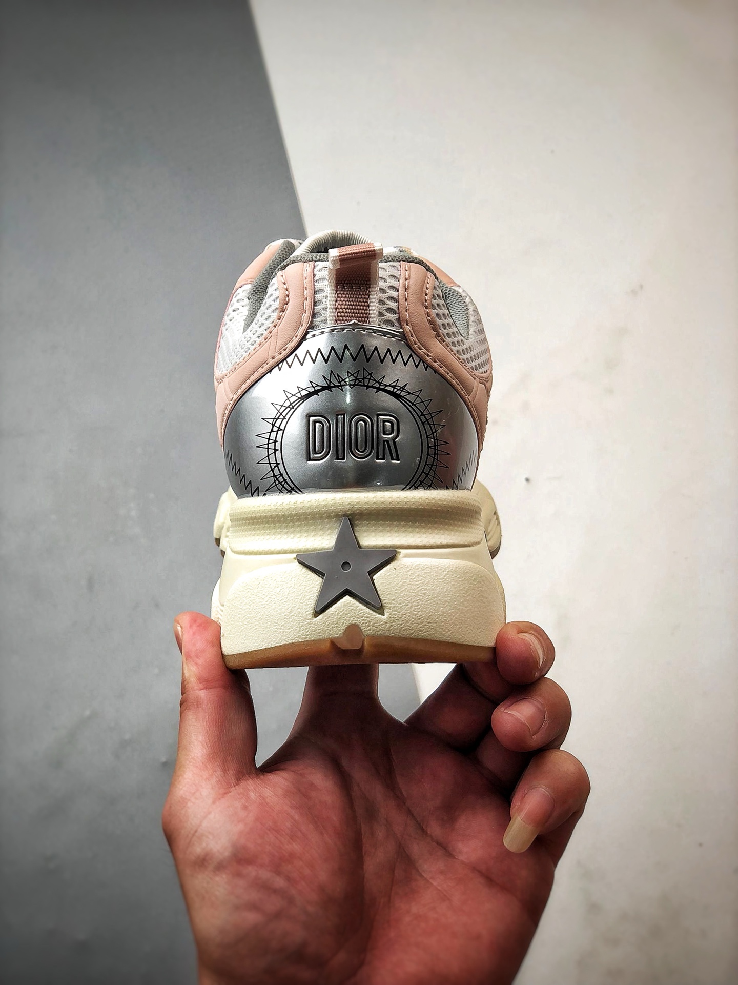 Dior/迪奥 Chrono系列 银粉 25ss本季最新单品 圆头系带生活休闲运动鞋-Chinese UA Cheap High Quatity Brand Clothes Bags handbags Sneakers wholesale wholesaler seller from China Factory suppliers Fashion Clothing Shoes best Quality Beautiful Price Dior/迪奥 Chrono系列 银粉 25ss本季最新单品 圆头系带生活休闲运动鞋