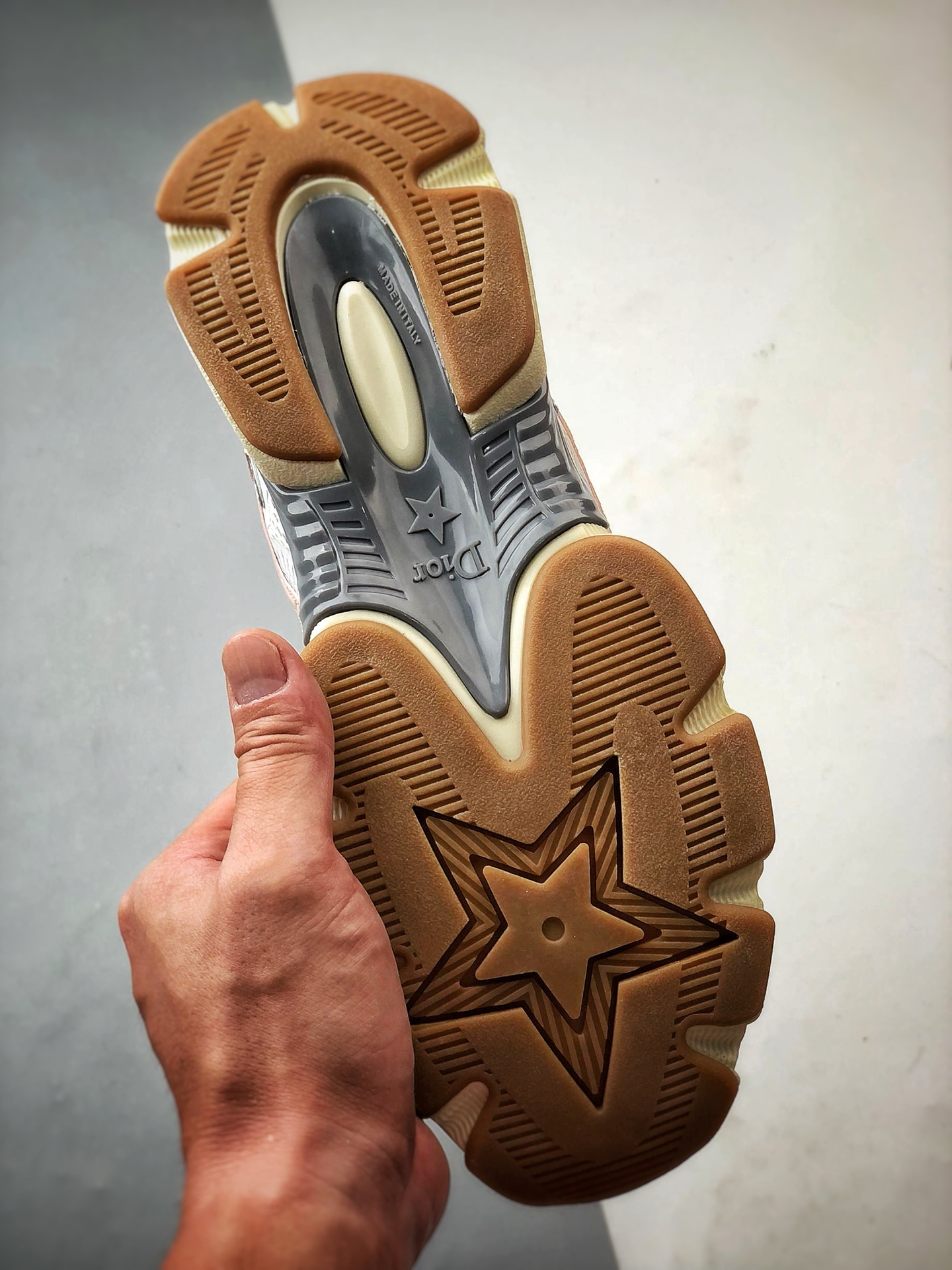 Dior/迪奥 Chrono系列 银粉 25ss本季最新单品 圆头系带生活休闲运动鞋-Chinese UA Cheap High Quatity Brand Clothes Bags handbags Sneakers wholesale wholesaler seller from China Factory suppliers Fashion Clothing Shoes best Quality Beautiful Price Dior/迪奥 Chrono系列 银粉 25ss本季最新单品 圆头系带生活休闲运动鞋