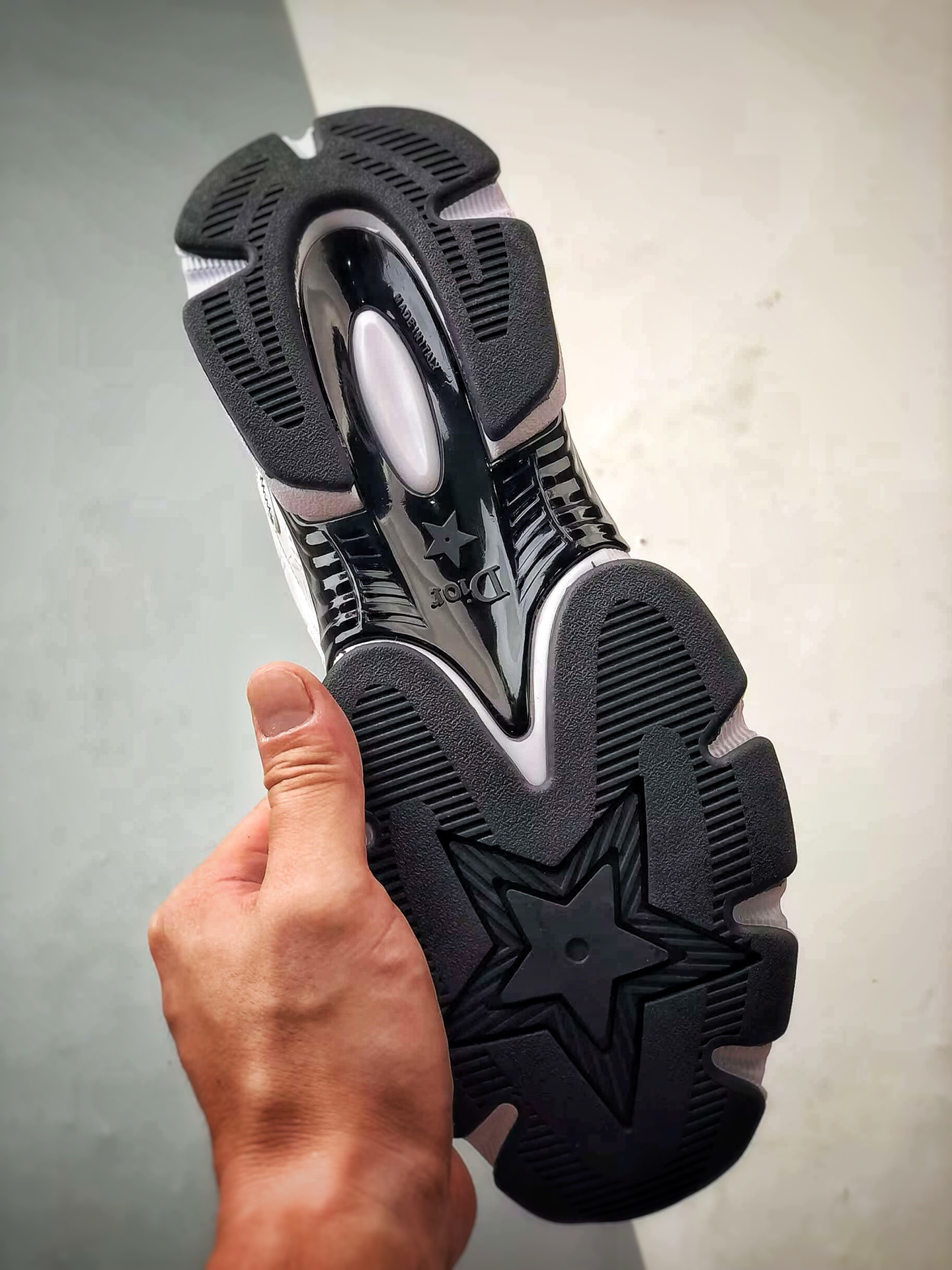 Dior/迪奥 Chrono系列 白黑 25ss本季最新单品 圆头系带生活休闲运动鞋-Chinese UA Cheap High Quatity Brand Clothes Bags handbags Sneakers wholesale wholesaler seller from China Factory suppliers Fashion Clothing Shoes best Quality Beautiful Price Dior/迪奥 Chrono系列 白黑 25ss本季最新单品 圆头系带生活休闲运动鞋