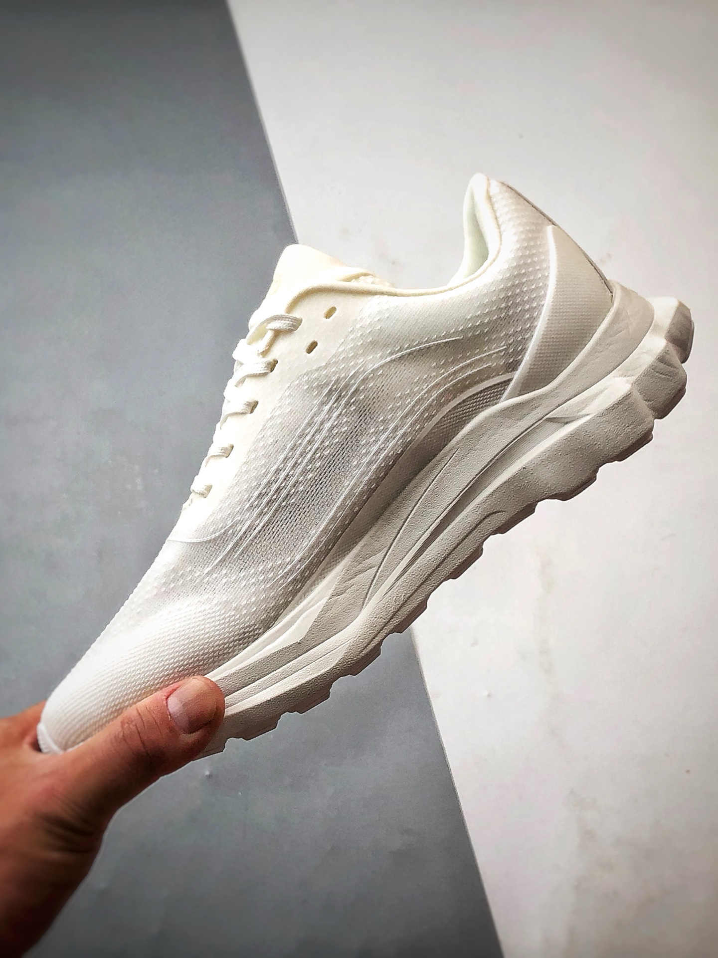 alo yoga Alo Runner 白色 舒适百搭透气低帮跑步鞋-Chinese UA Cheap High Quatity Brand Clothes Bags handbags Sneakers wholesale wholesaler seller from China Factory suppliers Fashion Clothing Shoes best Quality Beautiful Price alo yoga Alo Runner 白色 舒适百搭透气低帮跑步鞋