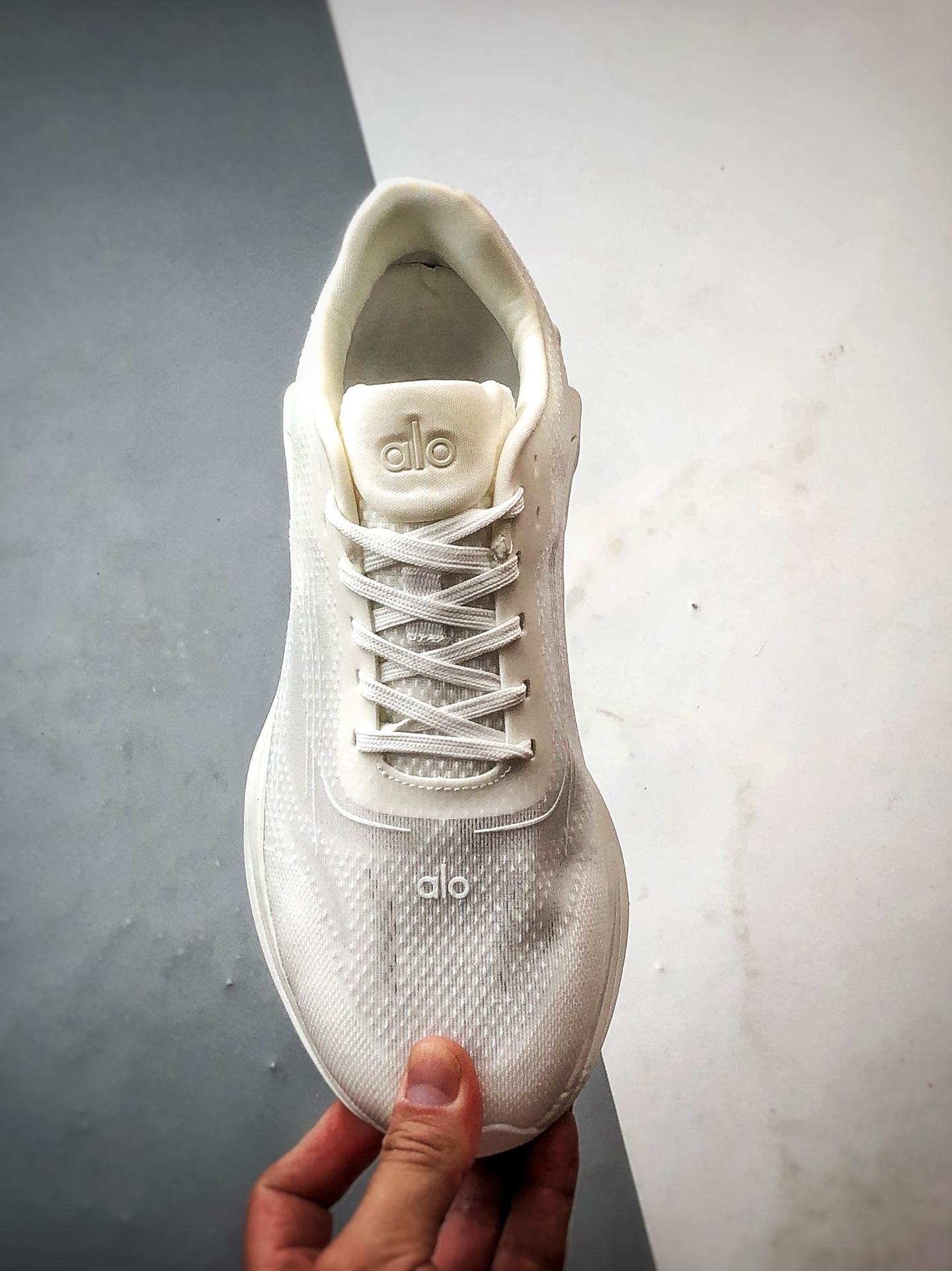 alo yoga Alo Runner 白色 舒适百搭透气低帮跑步鞋-Chinese UA Cheap High Quatity Brand Clothes Bags handbags Sneakers wholesale wholesaler seller from China Factory suppliers Fashion Clothing Shoes best Quality Beautiful Price alo yoga Alo Runner 白色 舒适百搭透气低帮跑步鞋