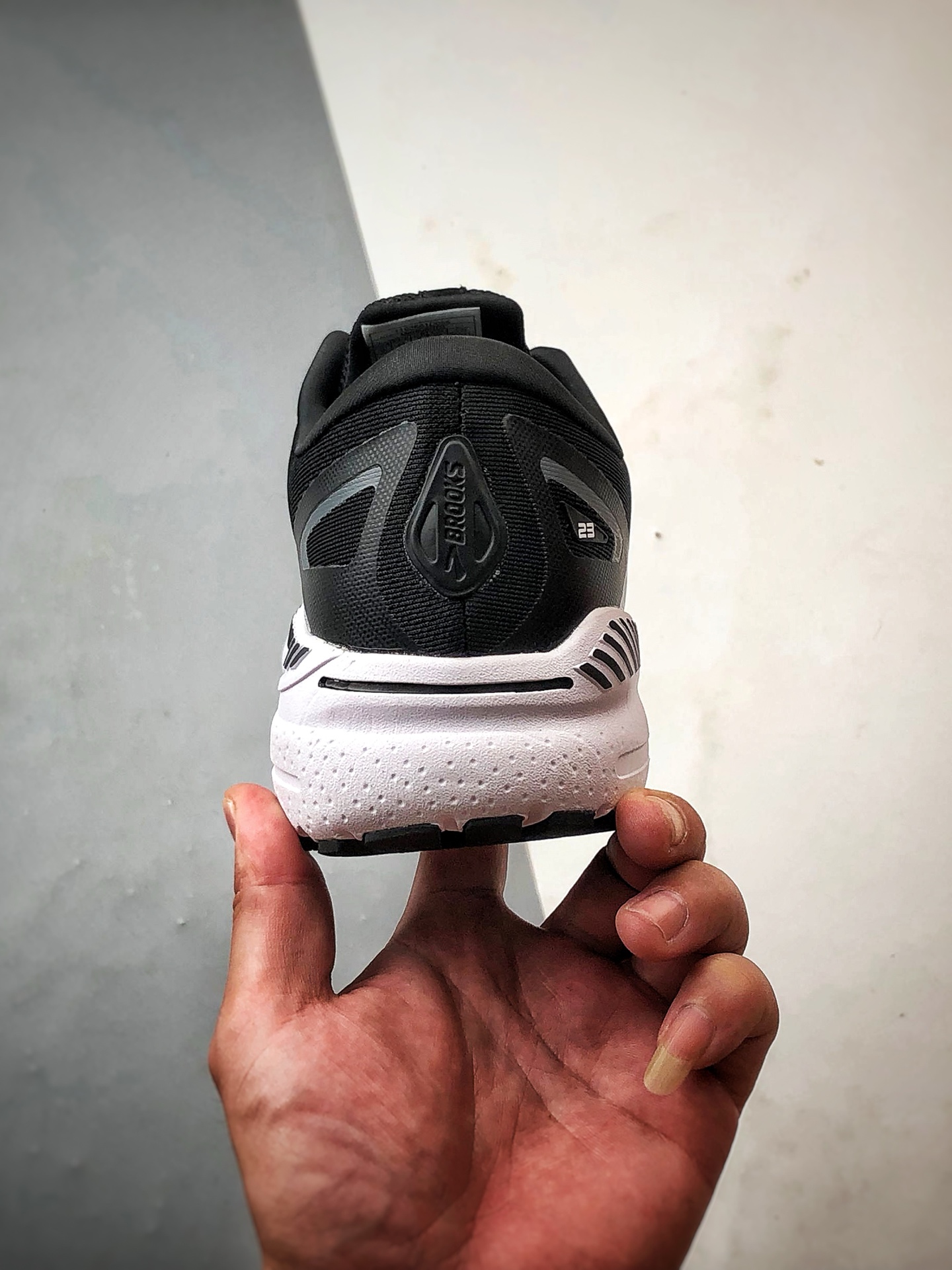 Brooks/布鲁克斯 Glycerin 19 黑白 甘油19代低帮缓震运动慢跑鞋-Chinese UA Cheap High Quatity Brand Clothes Bags handbags Sneakers wholesale wholesaler seller from China Factory suppliers Fashion Clothing Shoes best Quality Beautiful Price Brooks/布鲁克斯 Glycerin 19 黑白 甘油19代低帮缓震运动慢跑鞋