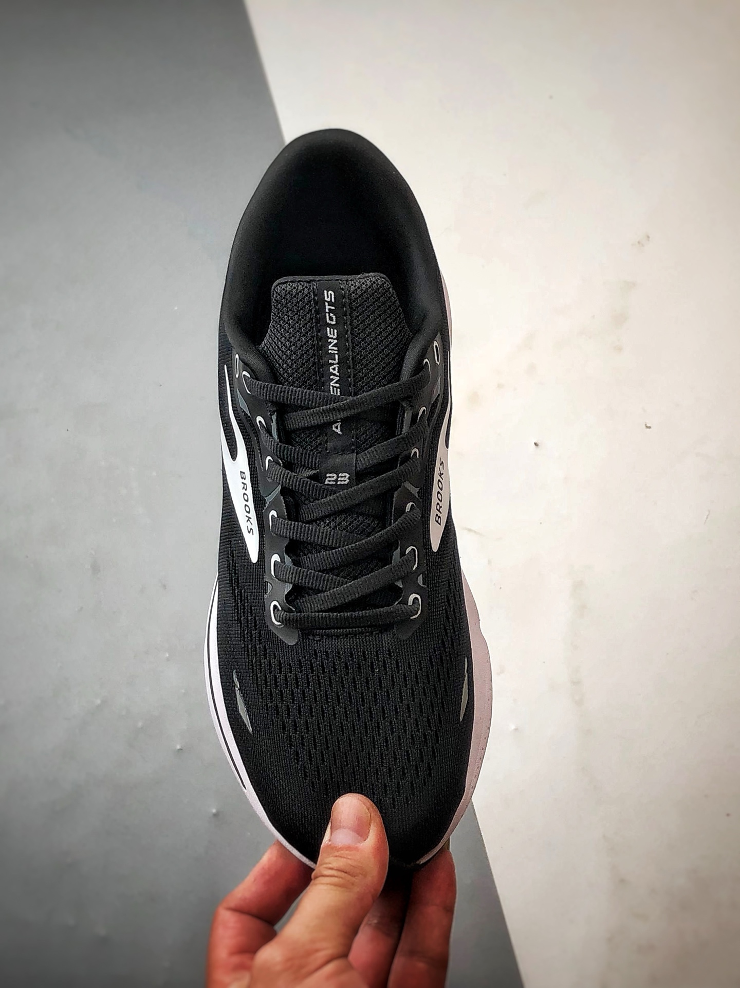 Brooks/布鲁克斯 Glycerin 19 黑白 甘油19代低帮缓震运动慢跑鞋-Chinese UA Cheap High Quatity Brand Clothes Bags handbags Sneakers wholesale wholesaler seller from China Factory suppliers Fashion Clothing Shoes best Quality Beautiful Price Brooks/布鲁克斯 Glycerin 19 黑白 甘油19代低帮缓震运动慢跑鞋