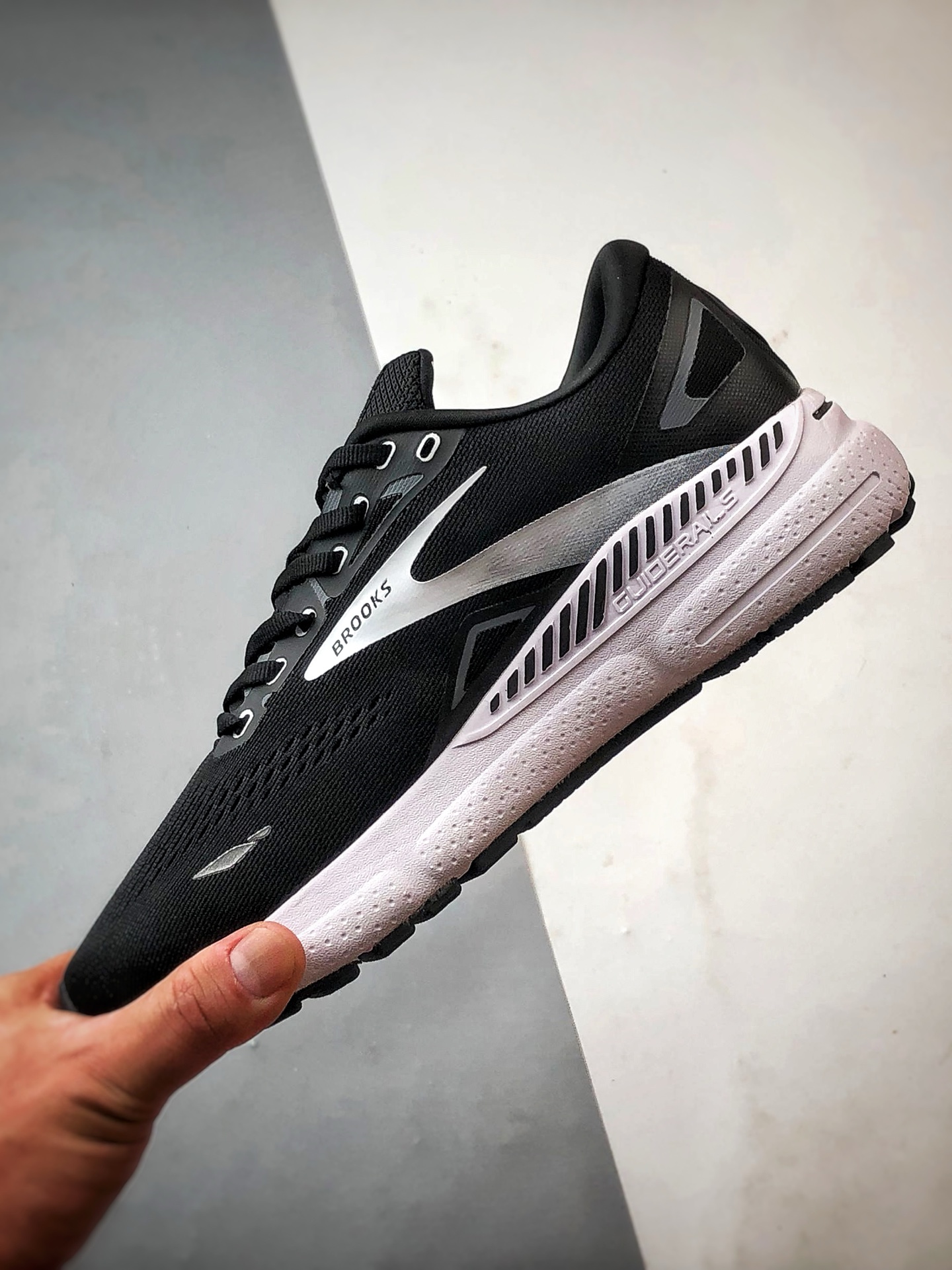 Brooks/布鲁克斯 Glycerin 19 黑白 甘油19代低帮缓震运动慢跑鞋-Chinese UA Cheap High Quatity Brand Clothes Bags handbags Sneakers wholesale wholesaler seller from China Factory suppliers Fashion Clothing Shoes best Quality Beautiful Price Brooks/布鲁克斯 Glycerin 19 黑白 甘油19代低帮缓震运动慢跑鞋