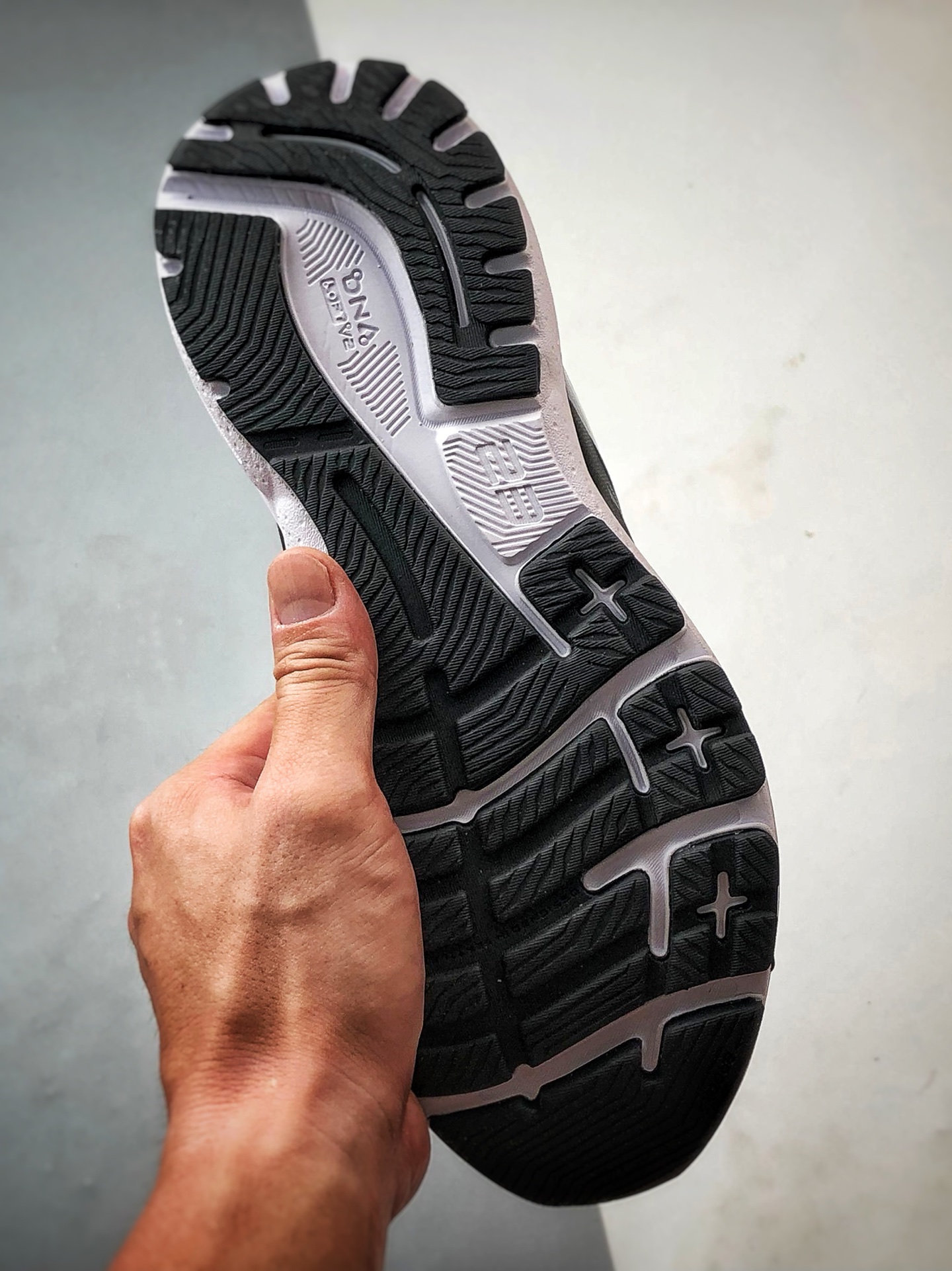 Brooks/布鲁克斯 Glycerin 19 黑白 甘油19代低帮缓震运动慢跑鞋-Chinese UA Cheap High Quatity Brand Clothes Bags handbags Sneakers wholesale wholesaler seller from China Factory suppliers Fashion Clothing Shoes best Quality Beautiful Price Brooks/布鲁克斯 Glycerin 19 黑白 甘油19代低帮缓震运动慢跑鞋