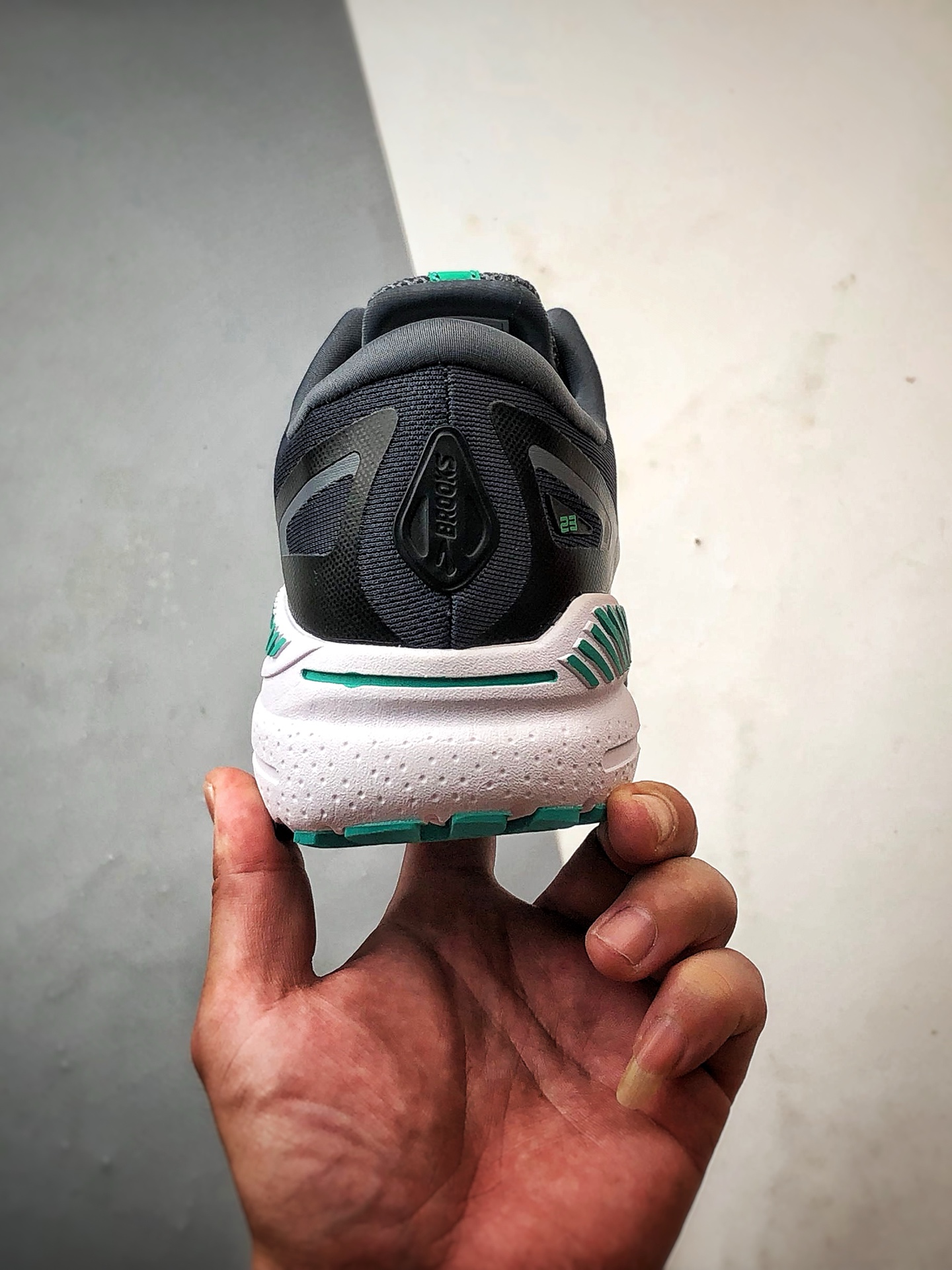 Brooks/布鲁克斯 Glycerin 19 灰绿 甘油19代低帮缓震运动慢跑鞋-Chinese UA Cheap High Quatity Brand Clothes Bags handbags Sneakers wholesale wholesaler seller from China Factory suppliers Fashion Clothing Shoes best Quality Beautiful Price Brooks/布鲁克斯 Glycerin 19 灰绿 甘油19代低帮缓震运动慢跑鞋