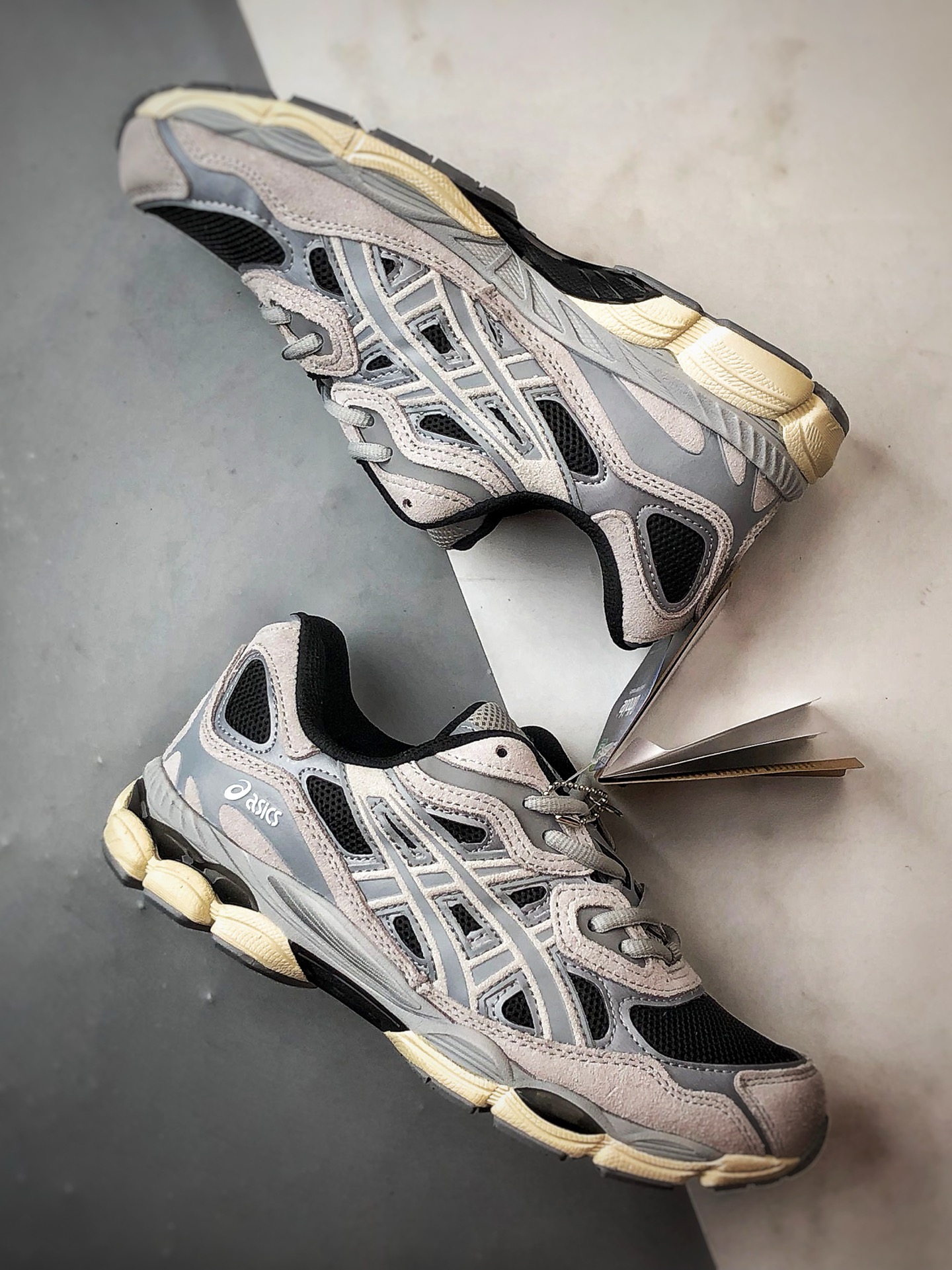 Asics Gel-NYC 复古单品 浅灰黑 亚瑟士新款厚底街头运动休闲鞋-莆田鞋,莆田鞋货源,高仿鞋,高仿鞋货源,安福档口,莆田高仿鞋,莆田鞋批发,高仿鞋批发,莆田高仿运动鞋,高仿运动鞋,莆田运动鞋 Asics Gel-NYC 复古单品 浅灰黑 亚瑟士新款厚底街头运动休闲鞋