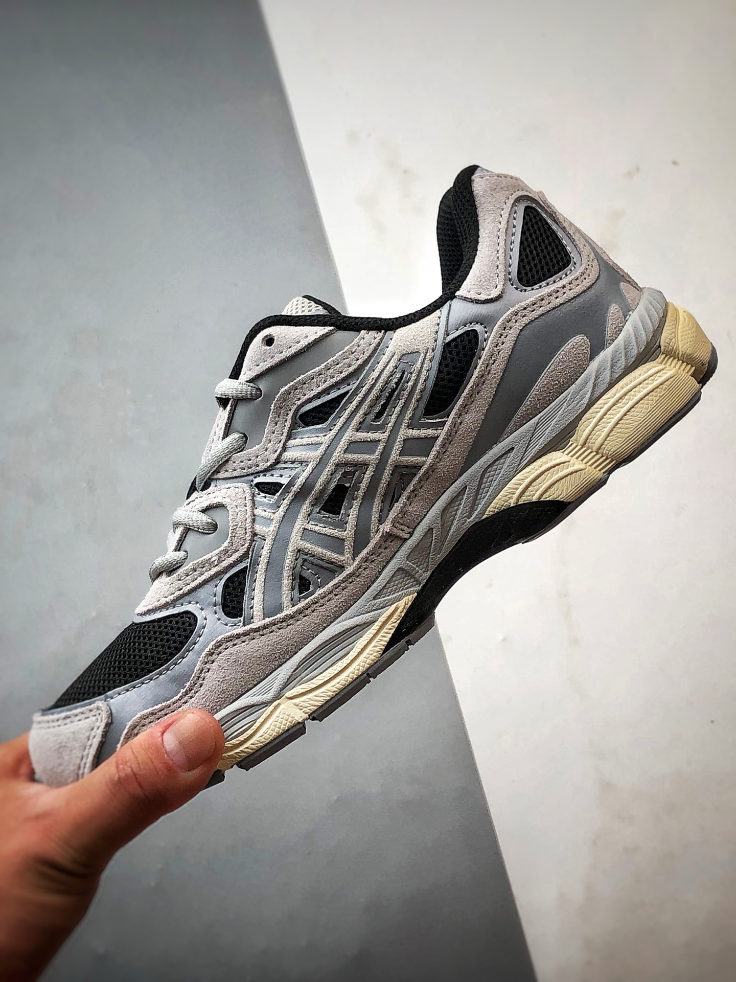 Asics Gel-NYC 复古单品 浅灰黑 亚瑟士新款厚底街头运动休闲鞋-莆田鞋,莆田鞋货源,高仿鞋,高仿鞋货源,安福档口,莆田高仿鞋,莆田鞋批发,高仿鞋批发,莆田高仿运动鞋,高仿运动鞋,莆田运动鞋 Asics Gel-NYC 复古单品 浅灰黑 亚瑟士新款厚底街头运动休闲鞋