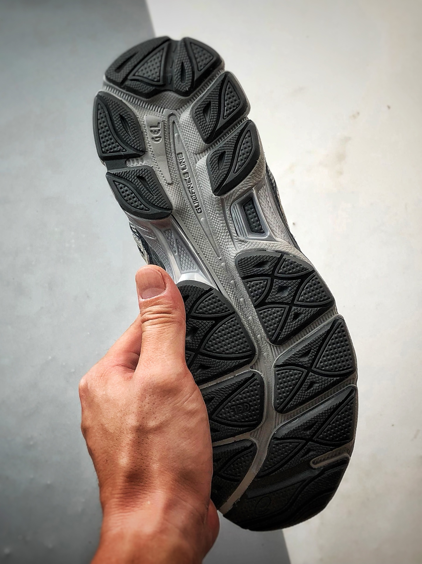 Asics Gel-NYC 复古单品 灰黑棕 亚瑟士新款厚底街头运动休闲鞋-莆田鞋,莆田鞋货源,高仿鞋,高仿鞋货源,安福档口,莆田高仿鞋,莆田鞋批发,高仿鞋批发,莆田高仿运动鞋,高仿运动鞋,莆田运动鞋 Asics Gel-NYC 复古单品 灰黑棕 亚瑟士新款厚底街头运动休闲鞋