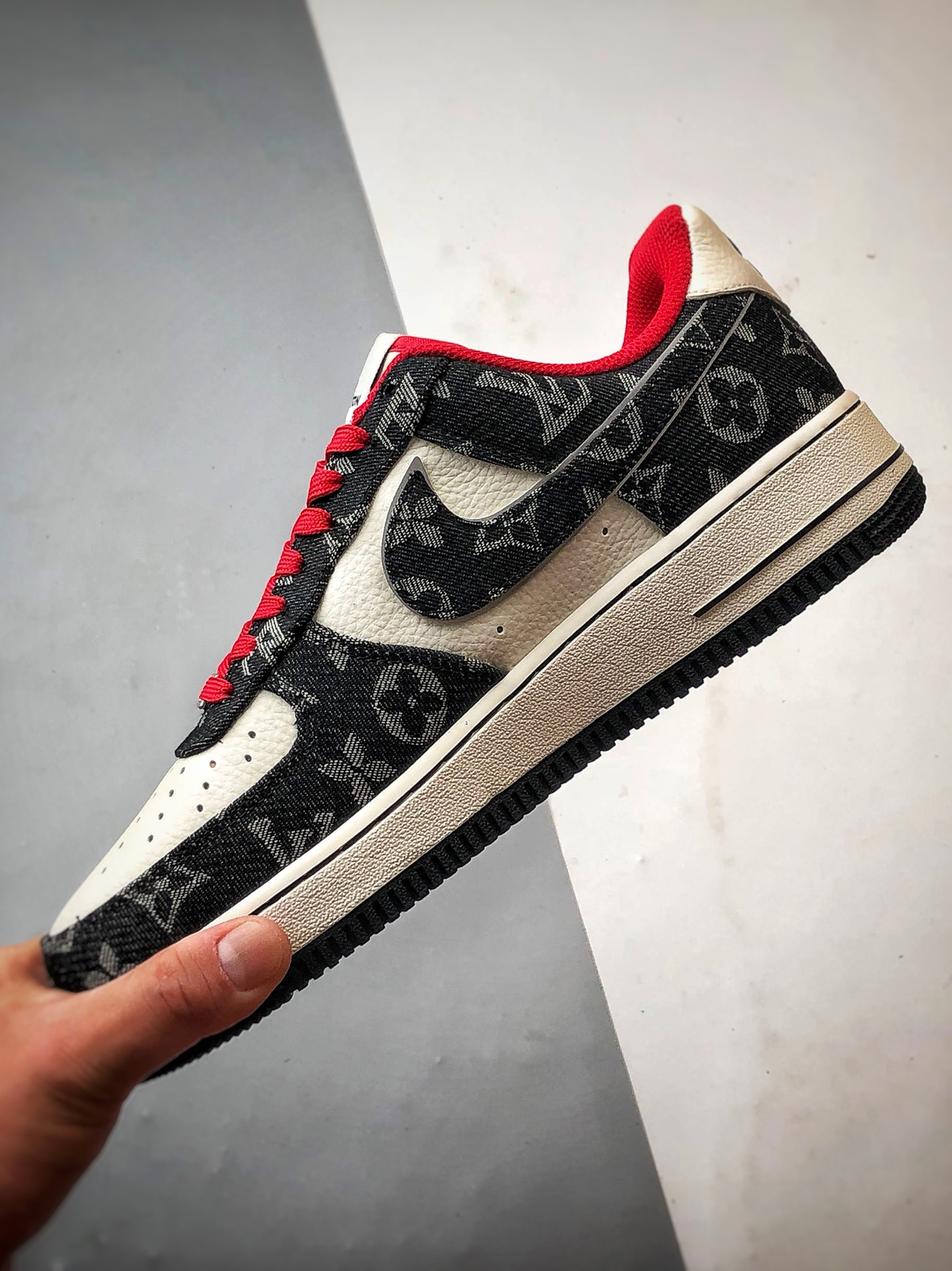 LV x Air Force 1 Low 黑红老花牛仔 LW9279-001-莆田鞋,莆田鞋货源,高仿鞋,高仿鞋货源,安福档口,莆田高仿鞋,莆田鞋批发,高仿鞋批发,莆田高仿运动鞋,高仿运动鞋,莆田运动鞋 LV x Air Force 1 Low 黑红老花牛仔 LW9279-001